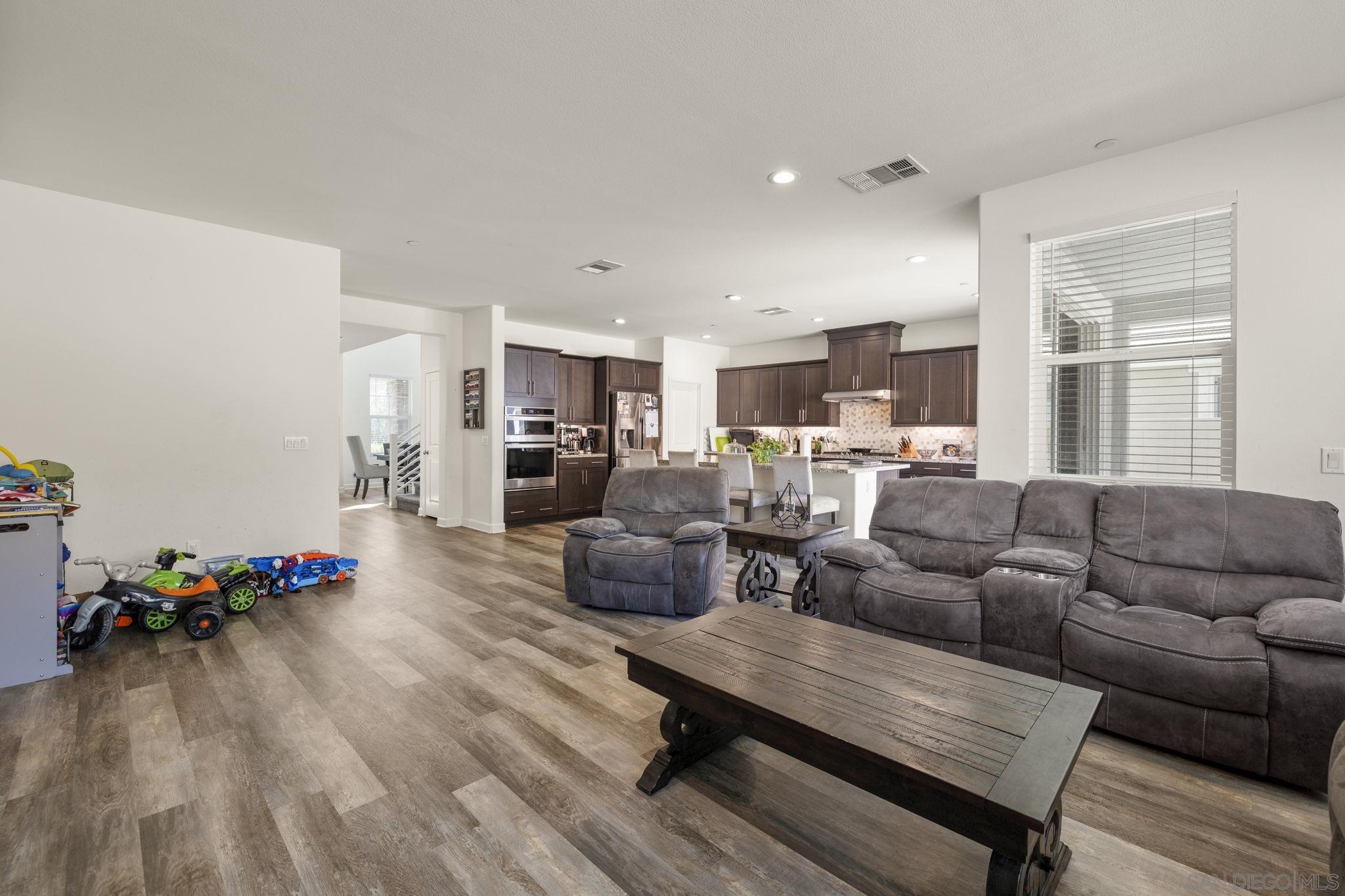 Detail Gallery Image 19 of 63 For 3029  via De Todos Santos, Fallbrook,  CA 92028 - 4 Beds | 3 Baths