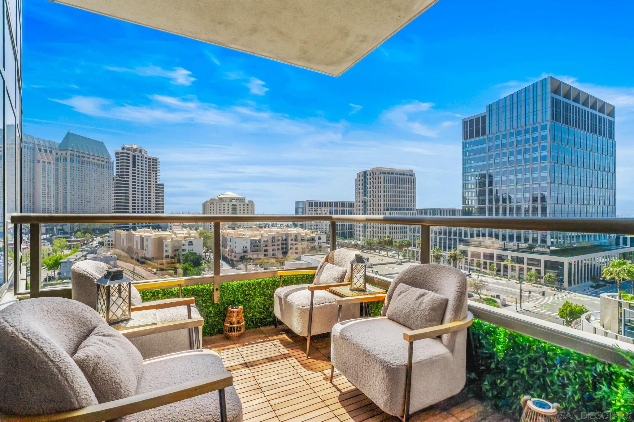 Detail Gallery Image 2 of 45 For 700 W E Street  #1001,  San Diego,  CA 92101 - 3 Beds | 2 Baths