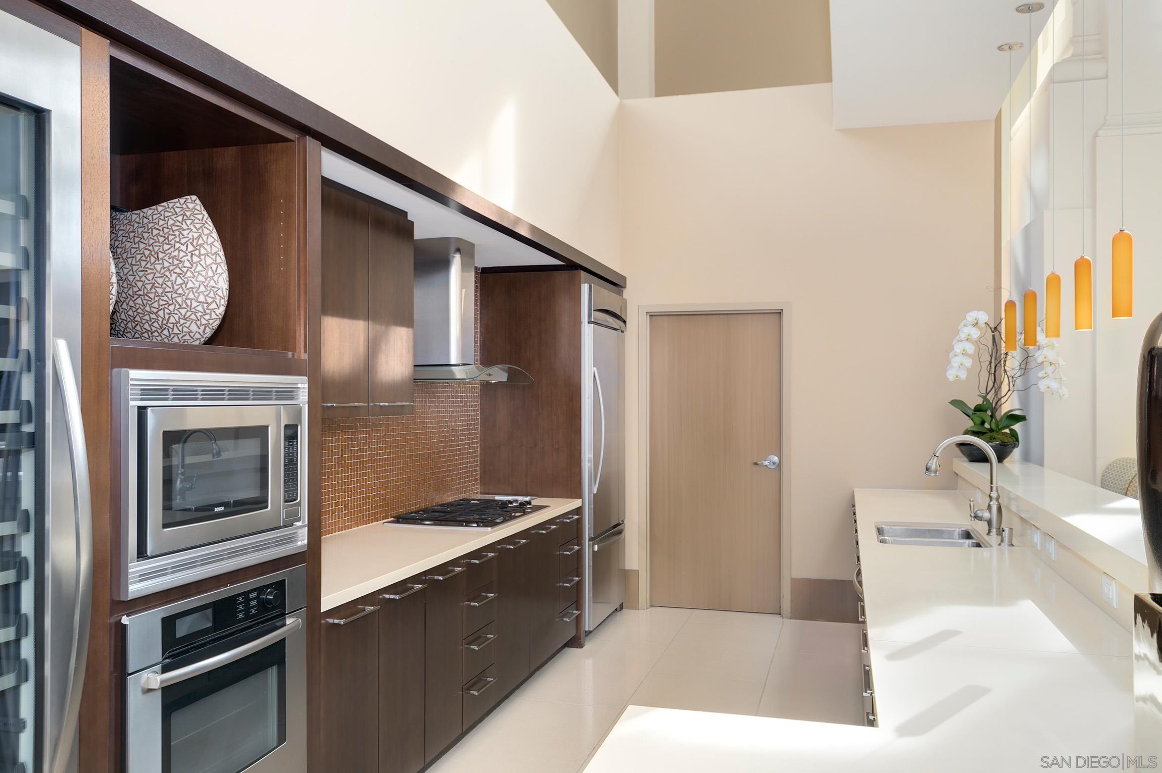 Detail Gallery Image 34 of 45 For 700 W E Street  #1001,  San Diego,  CA 92101 - 3 Beds | 2 Baths