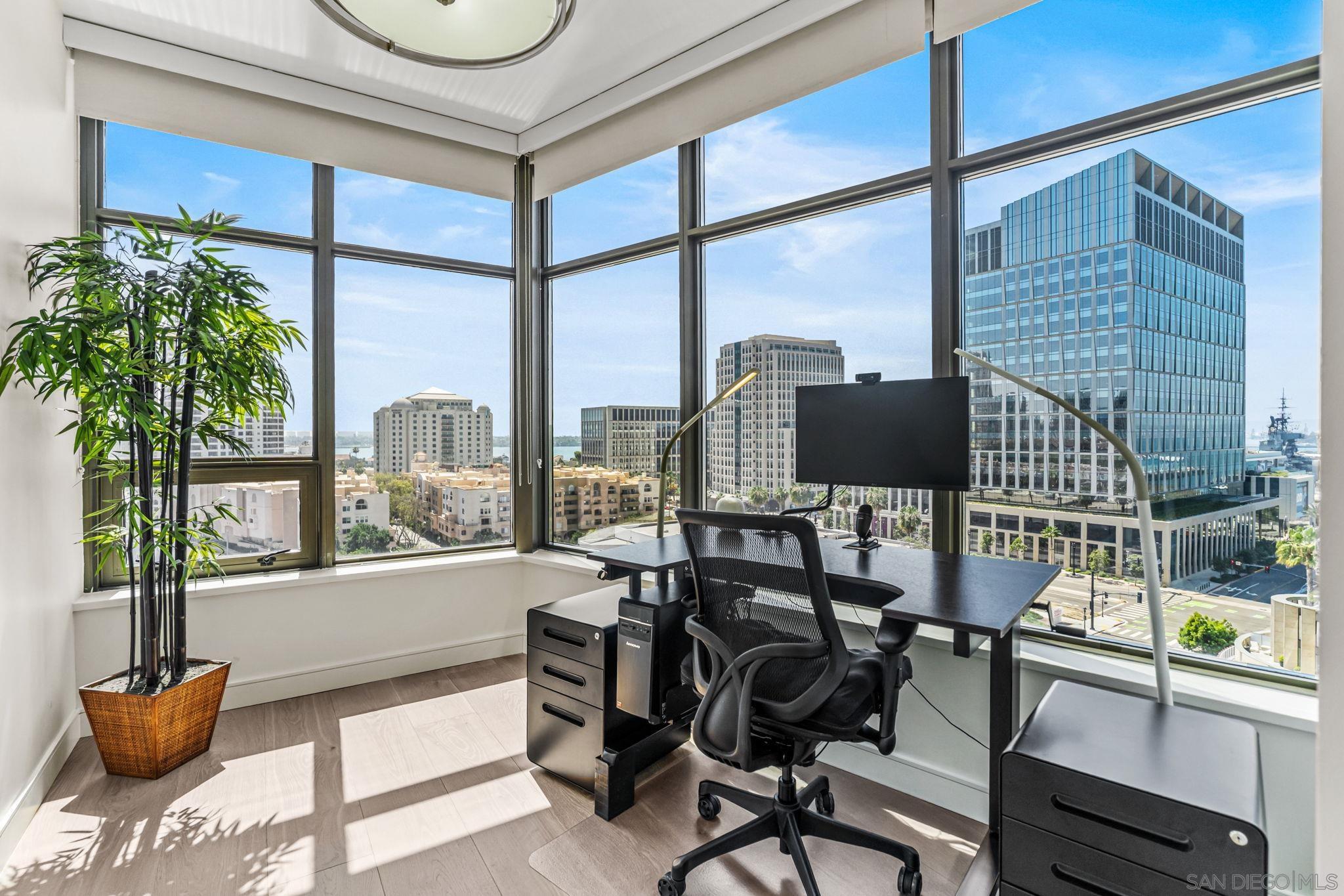 Detail Gallery Image 6 of 45 For 700 W E Street  #1001,  San Diego,  CA 92101 - 3 Beds | 2 Baths