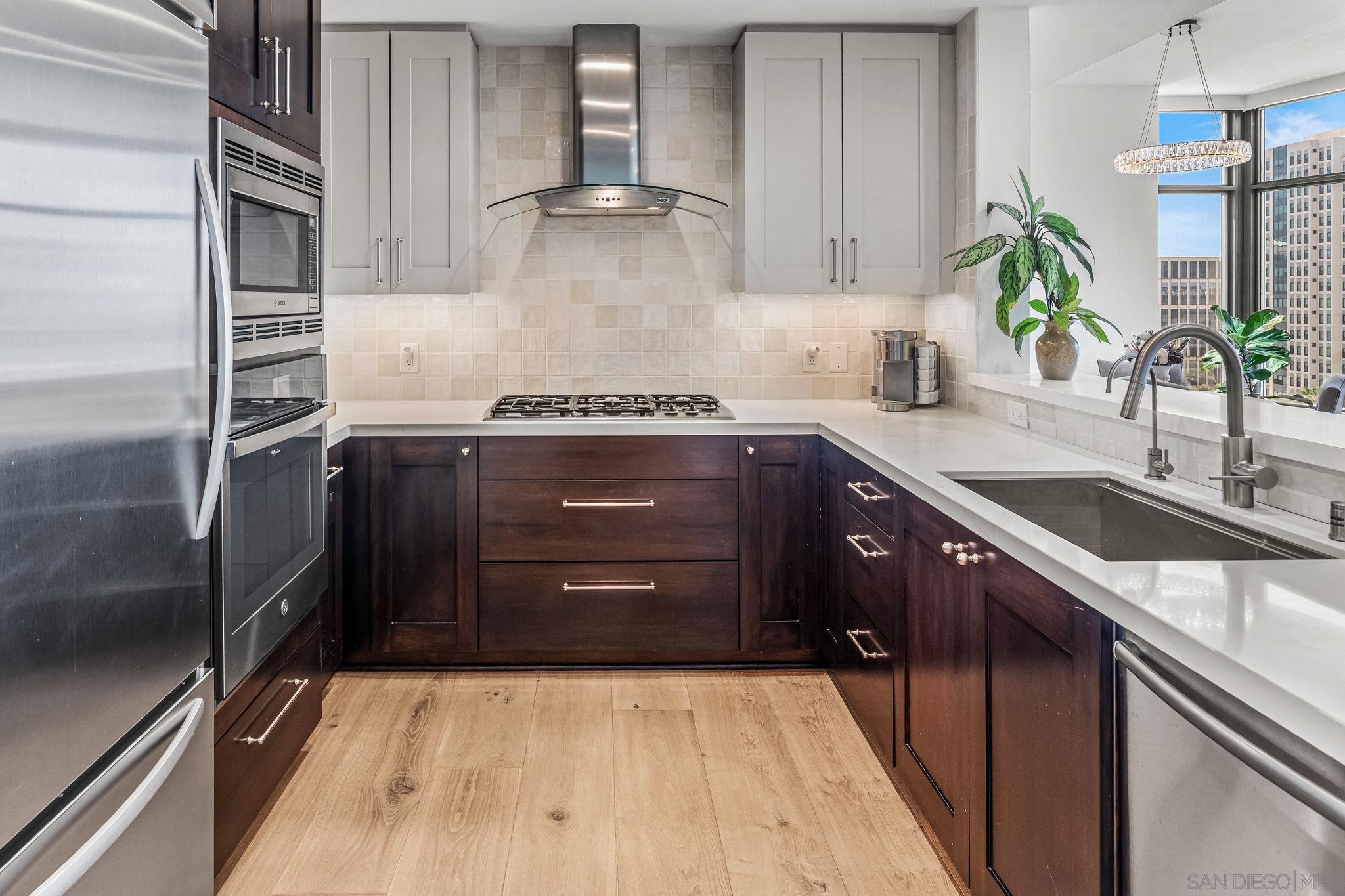 Detail Gallery Image 8 of 45 For 700 W E Street  #1001,  San Diego,  CA 92101 - 3 Beds | 2 Baths