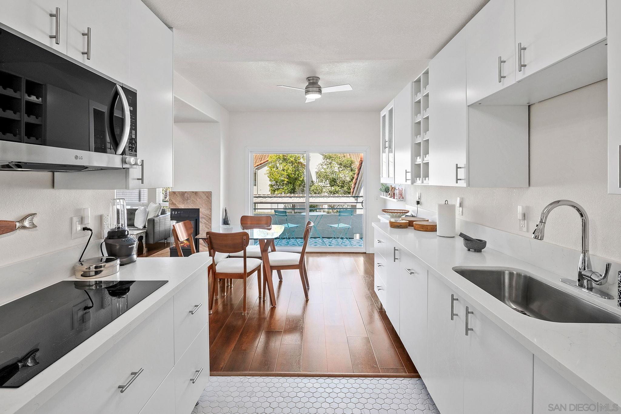 Detail Gallery Image 4 of 28 For 9985  Scripps Westview Way  #41,  San Diego,  CA 92131 - 2 Beds | 2 Baths