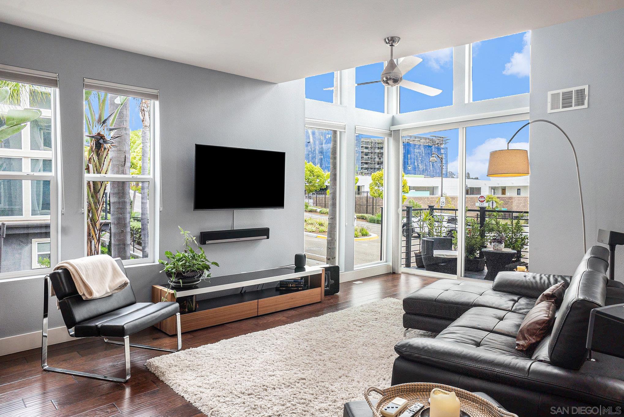 Detail Gallery Image 12 of 63 For 2440  via Alta, San Diego,  CA 92108 - 2 Beds | 2/1 Baths