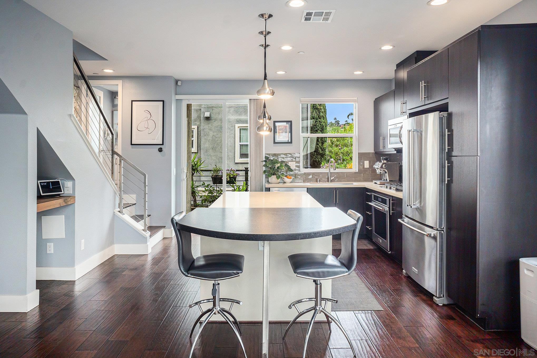 Detail Gallery Image 14 of 63 For 2440  via Alta, San Diego,  CA 92108 - 2 Beds | 2/1 Baths