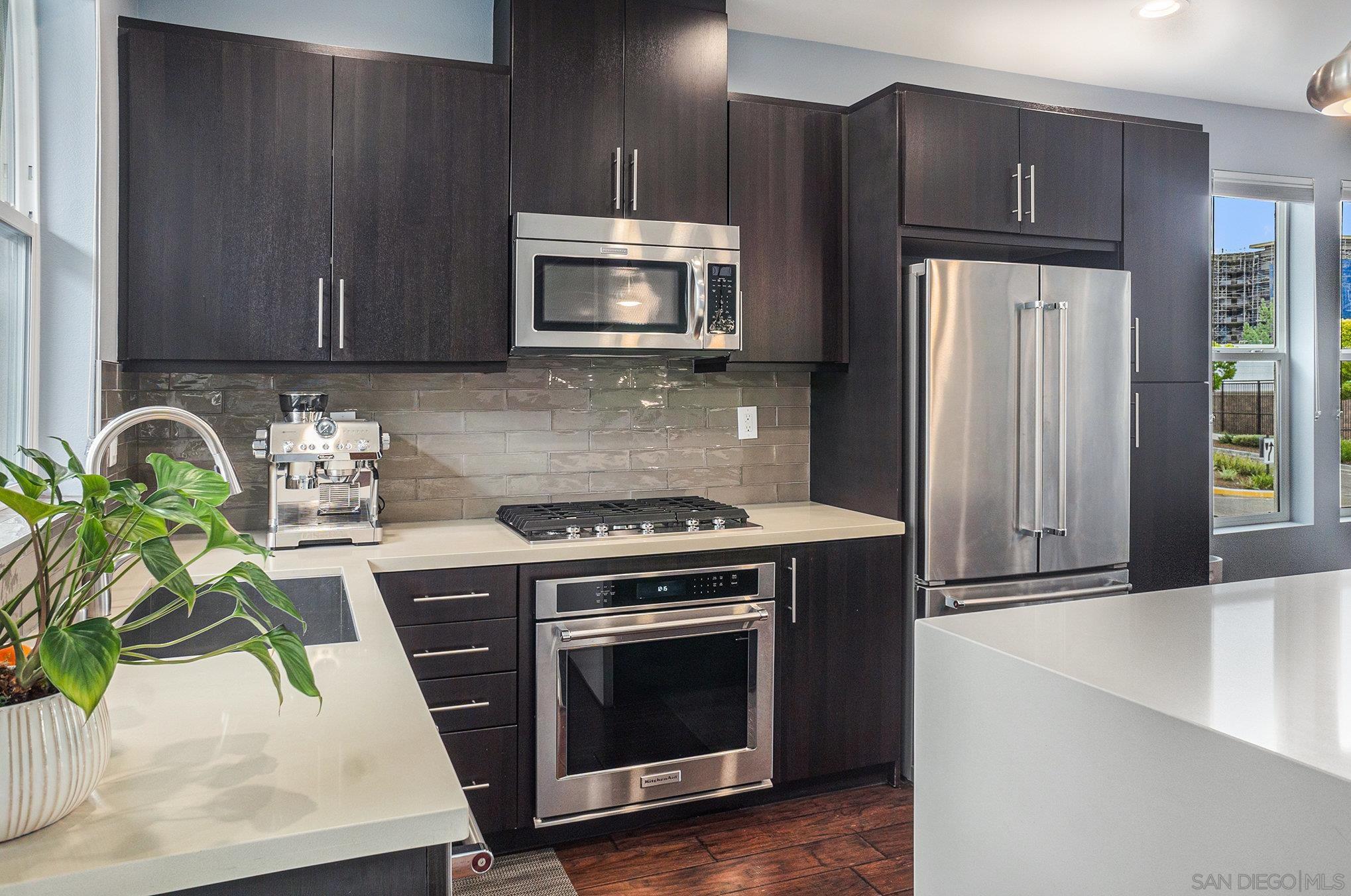 Detail Gallery Image 10 of 30 For 2440  via Alta, San Diego,  CA 92108 - 2 Beds | 2/1 Baths