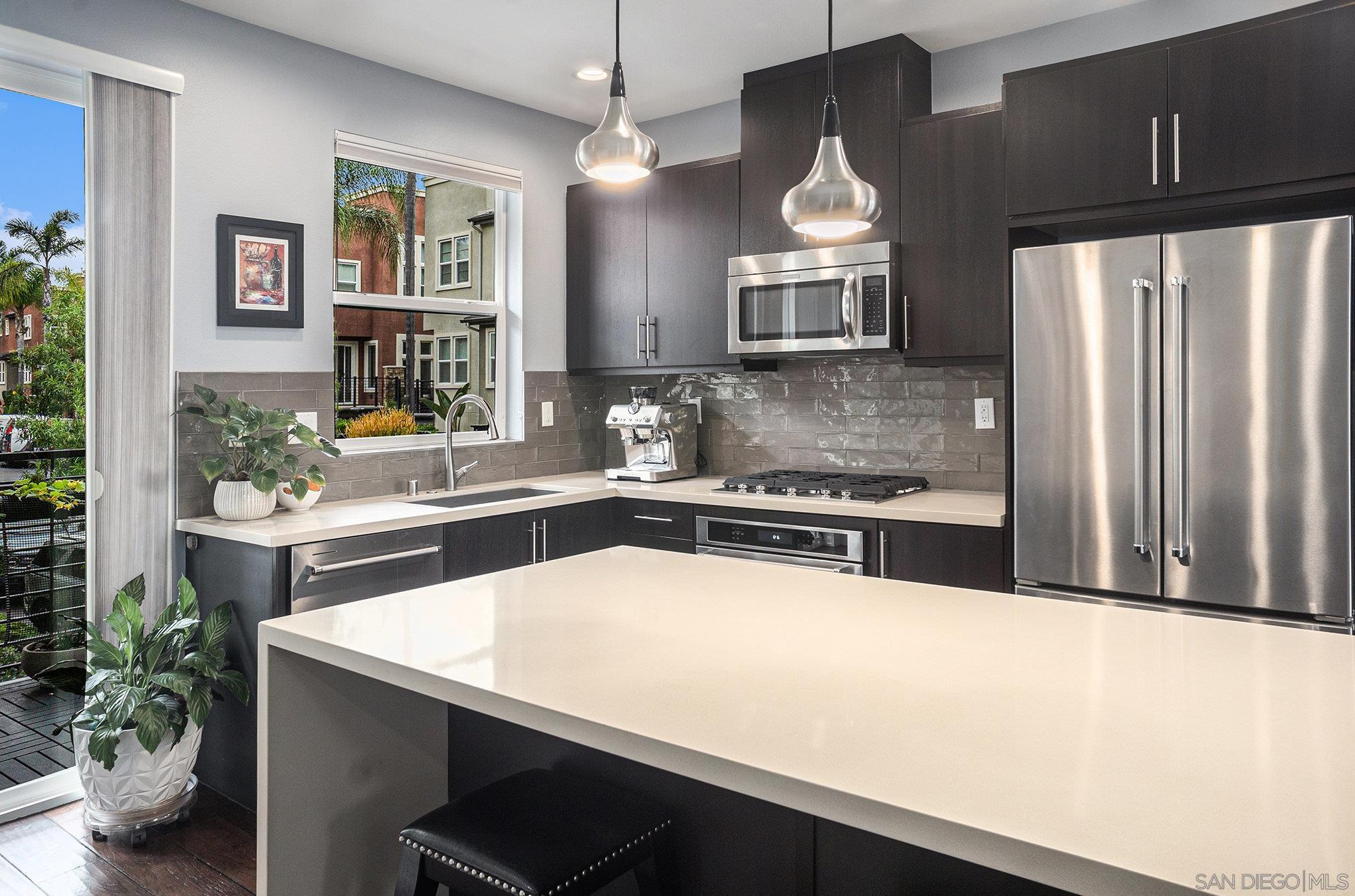 Detail Gallery Image 18 of 63 For 2440  via Alta, San Diego,  CA 92108 - 2 Beds | 2/1 Baths