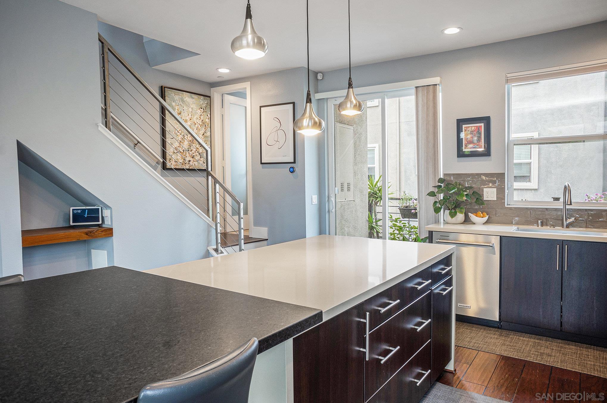 Detail Gallery Image 19 of 63 For 2440  via Alta, San Diego,  CA 92108 - 2 Beds | 2/1 Baths