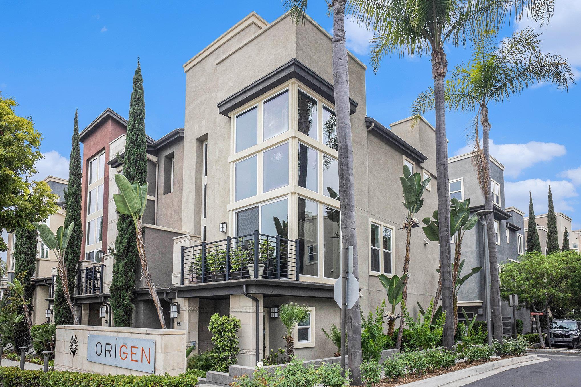 Detail Gallery Image 3 of 63 For 2440  via Alta, San Diego,  CA 92108 - 2 Beds | 2/1 Baths