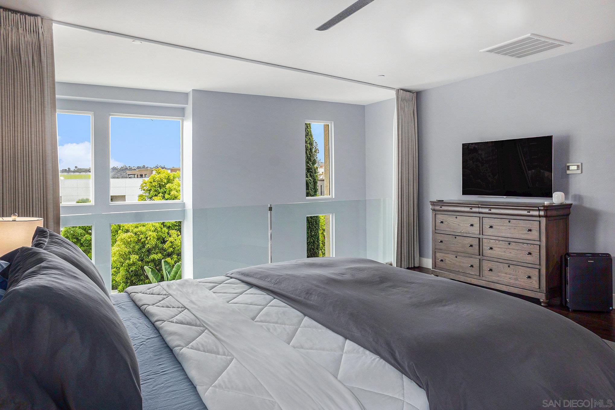 Detail Gallery Image 24 of 63 For 2440  via Alta, San Diego,  CA 92108 - 2 Beds | 2/1 Baths