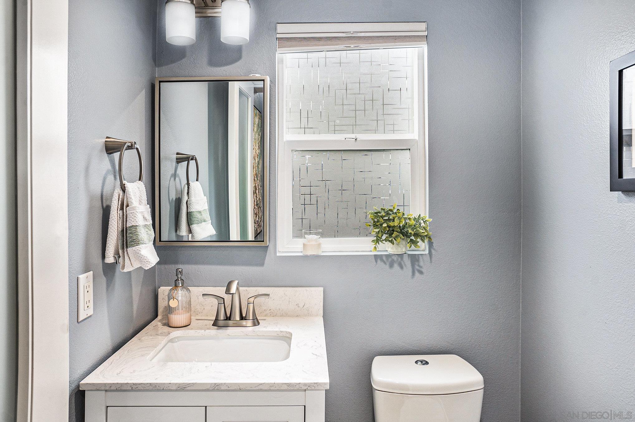 Detail Gallery Image 33 of 63 For 2440  via Alta, San Diego,  CA 92108 - 2 Beds | 2/1 Baths