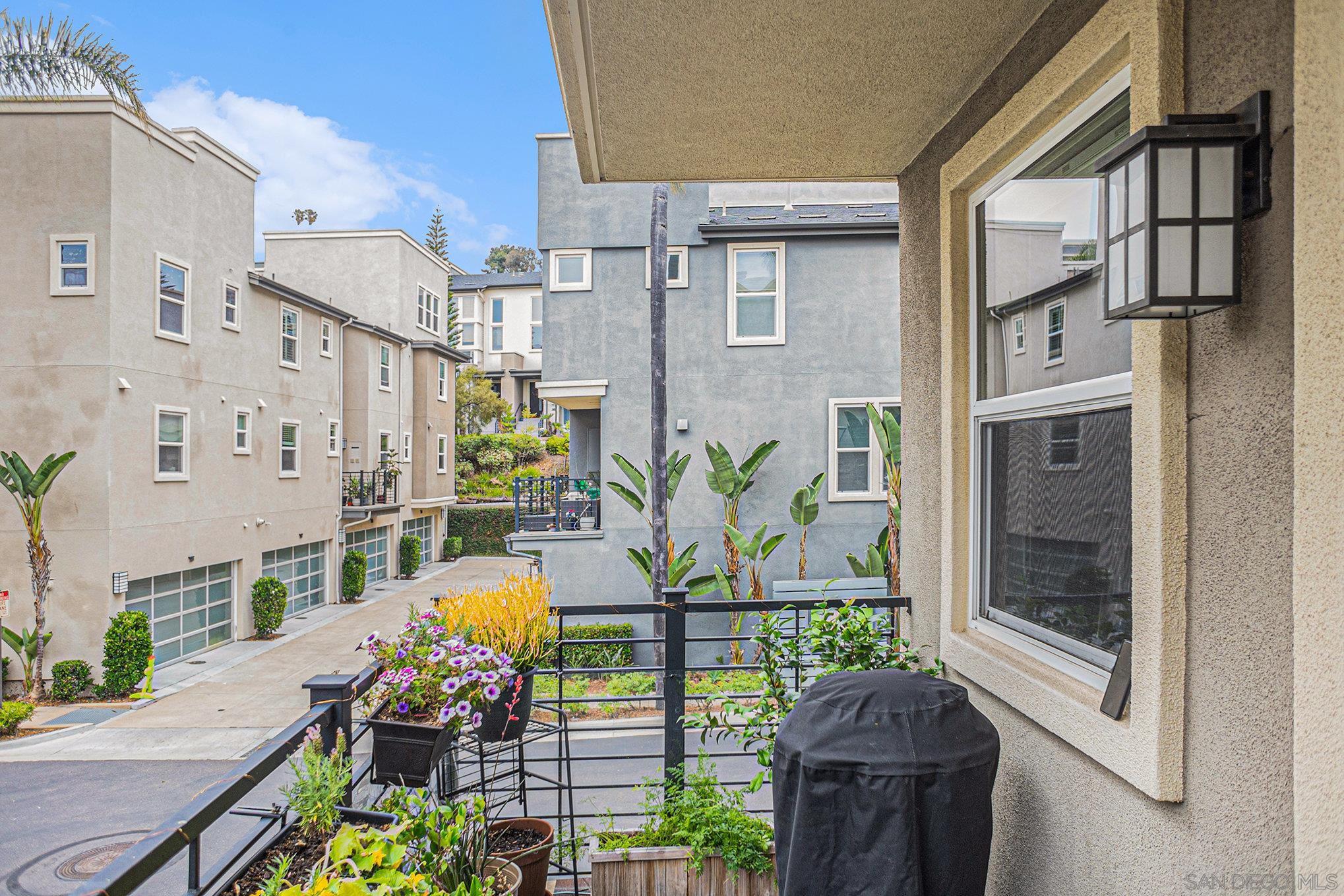 Detail Gallery Image 38 of 63 For 2440  via Alta, San Diego,  CA 92108 - 2 Beds | 2/1 Baths