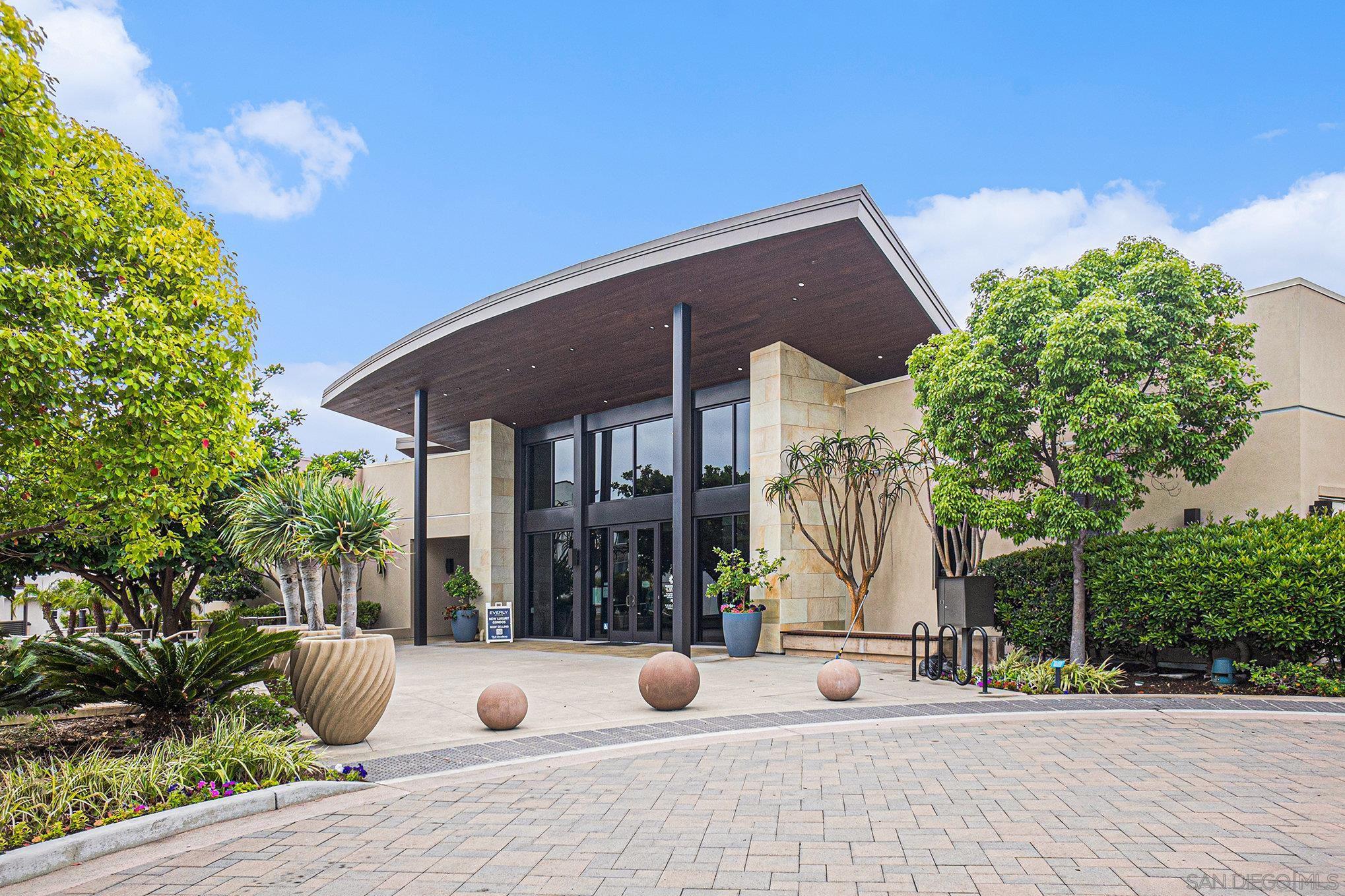 Detail Gallery Image 5 of 63 For 2440  via Alta, San Diego,  CA 92108 - 2 Beds | 2/1 Baths