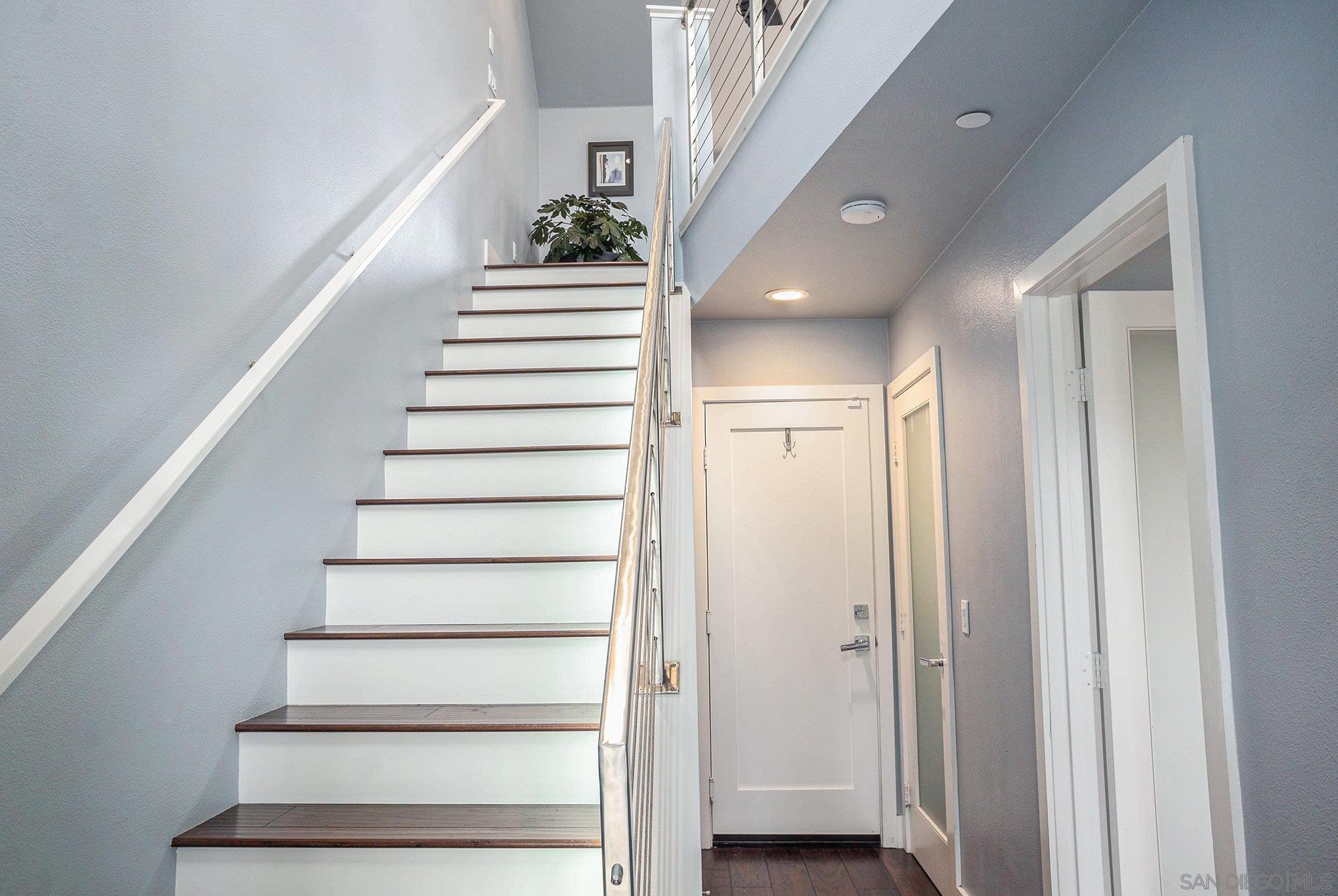 Detail Gallery Image 8 of 63 For 2440  via Alta, San Diego,  CA 92108 - 2 Beds | 2/1 Baths