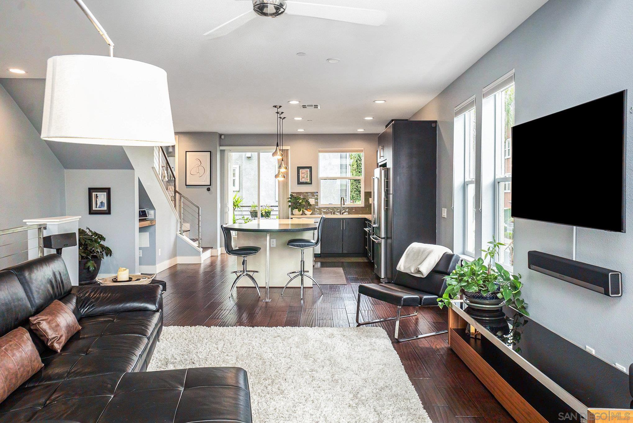 Detail Gallery Image 6 of 30 For 2440  via Alta, San Diego,  CA 92108 - 2 Beds | 2/1 Baths