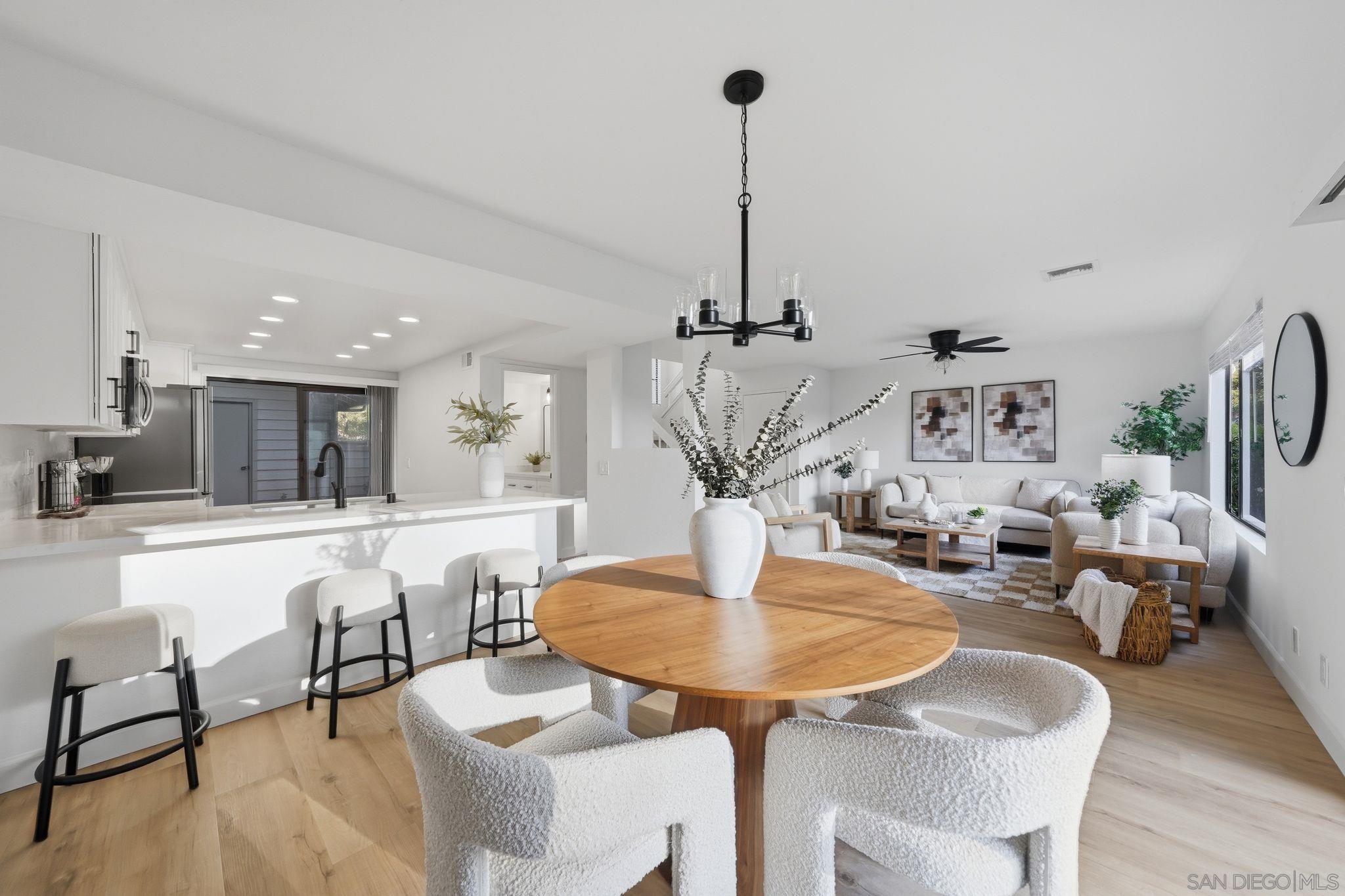 Detail Gallery Image 11 of 47 For 10450  Ridgewater Ln, San Diego,  CA 92131 - 2 Beds | 2/1 Baths