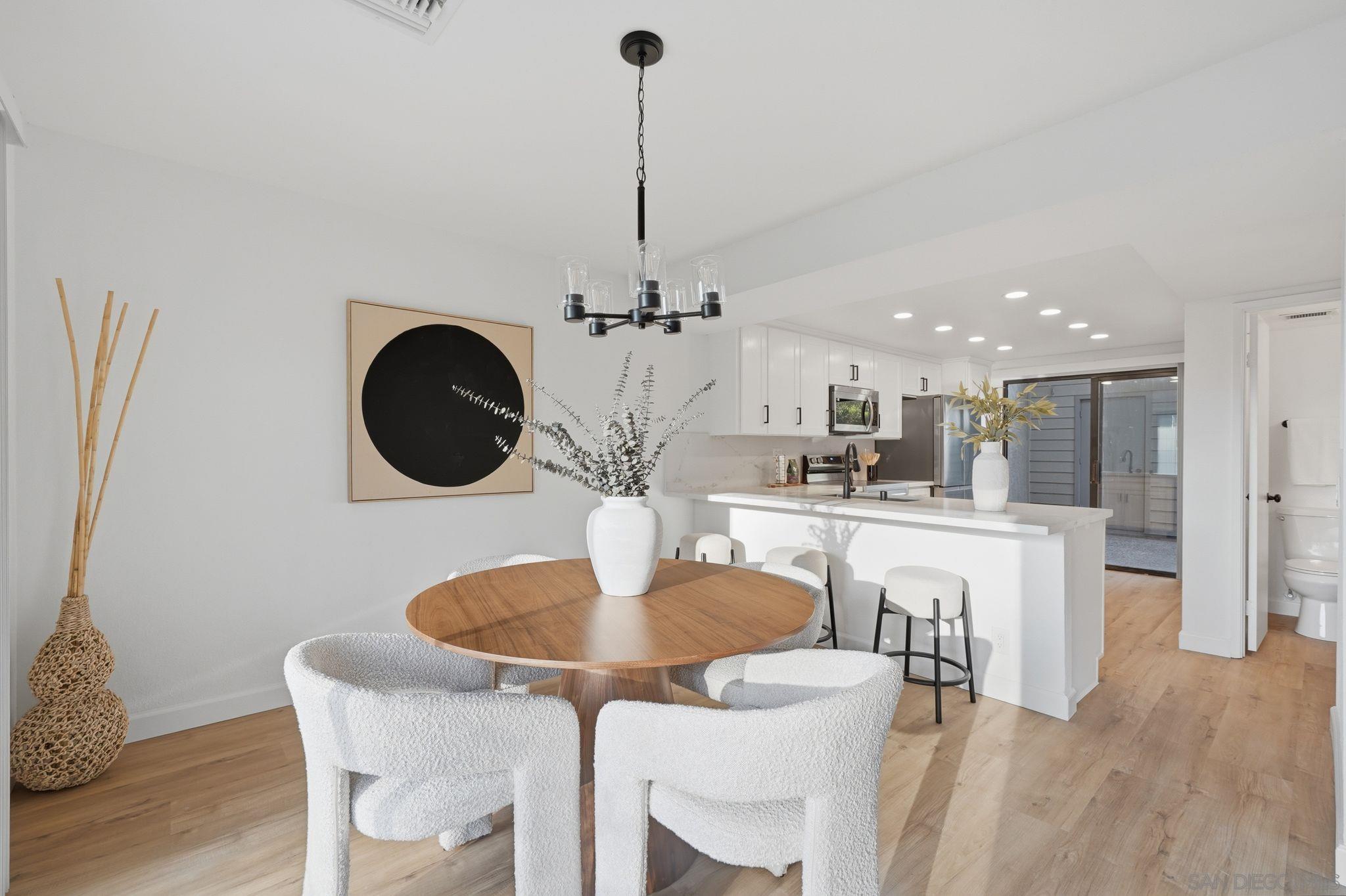 Detail Gallery Image 12 of 47 For 10450  Ridgewater Ln, San Diego,  CA 92131 - 2 Beds | 2/1 Baths