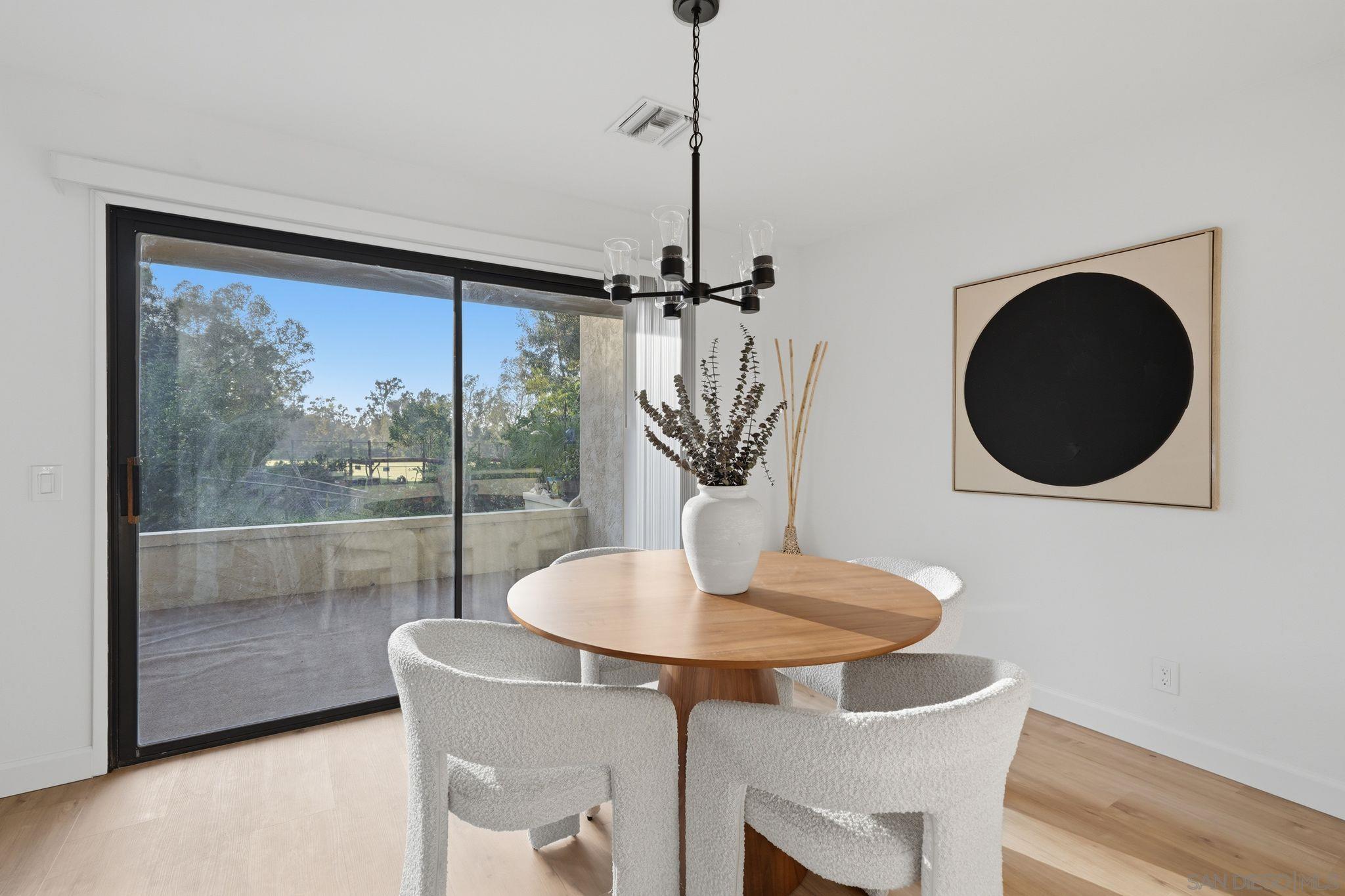 Detail Gallery Image 13 of 47 For 10450  Ridgewater Ln, San Diego,  CA 92131 - 2 Beds | 2/1 Baths