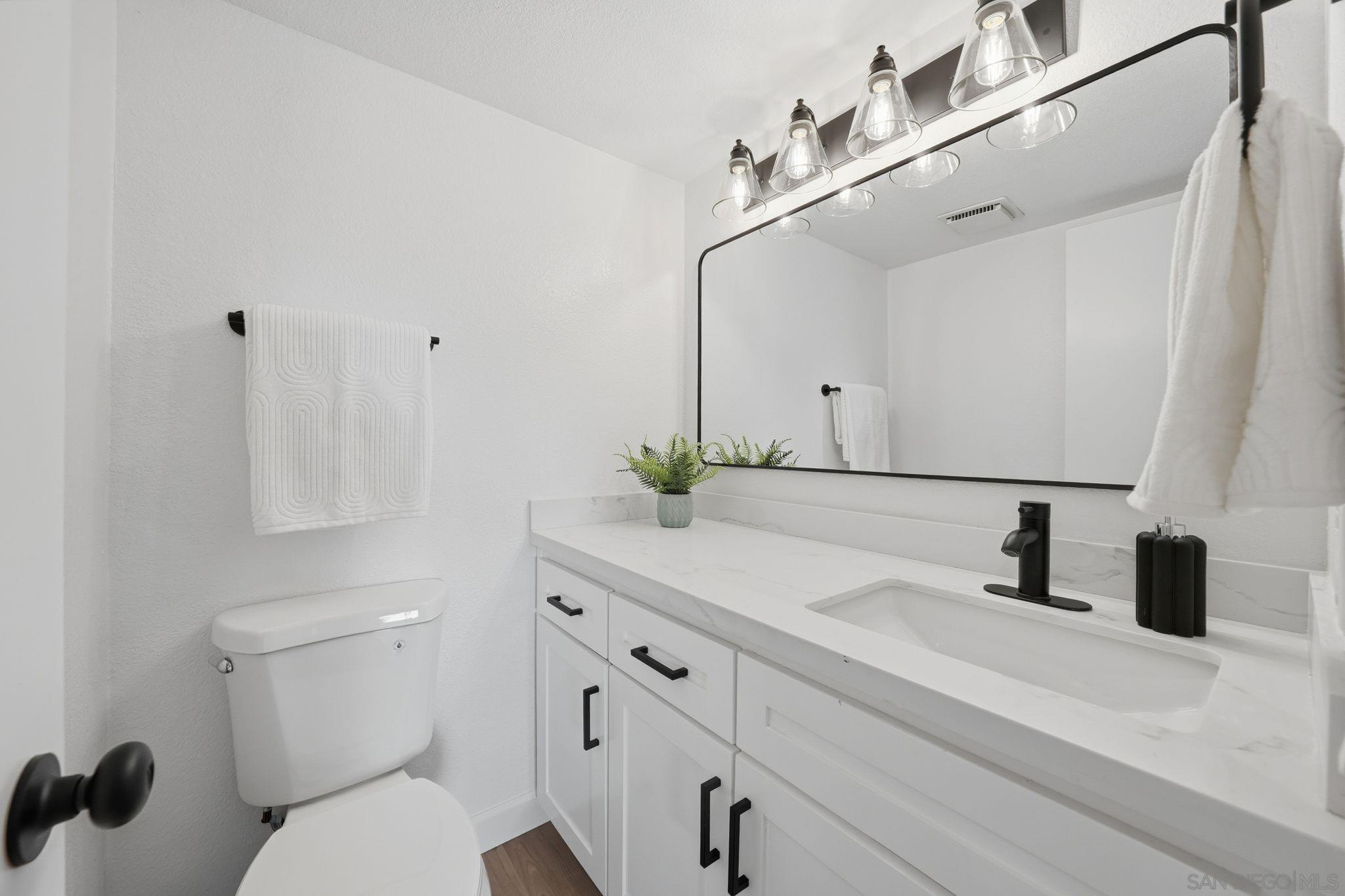 Detail Gallery Image 19 of 47 For 10450  Ridgewater Ln, San Diego,  CA 92131 - 2 Beds | 2/1 Baths