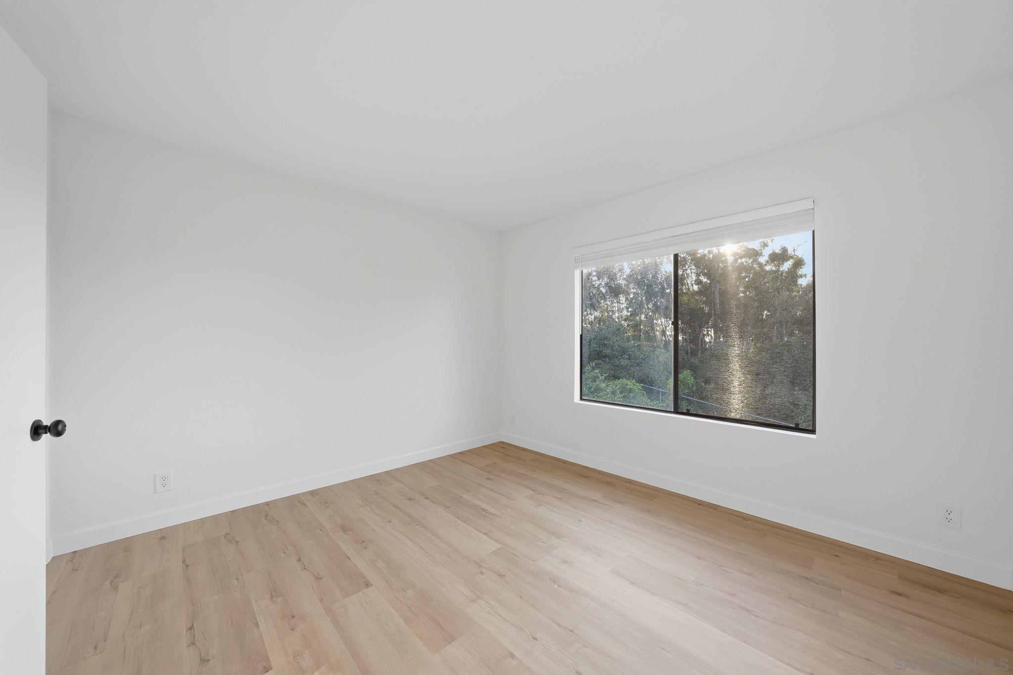 Detail Gallery Image 27 of 47 For 10450  Ridgewater Ln, San Diego,  CA 92131 - 2 Beds | 2/1 Baths