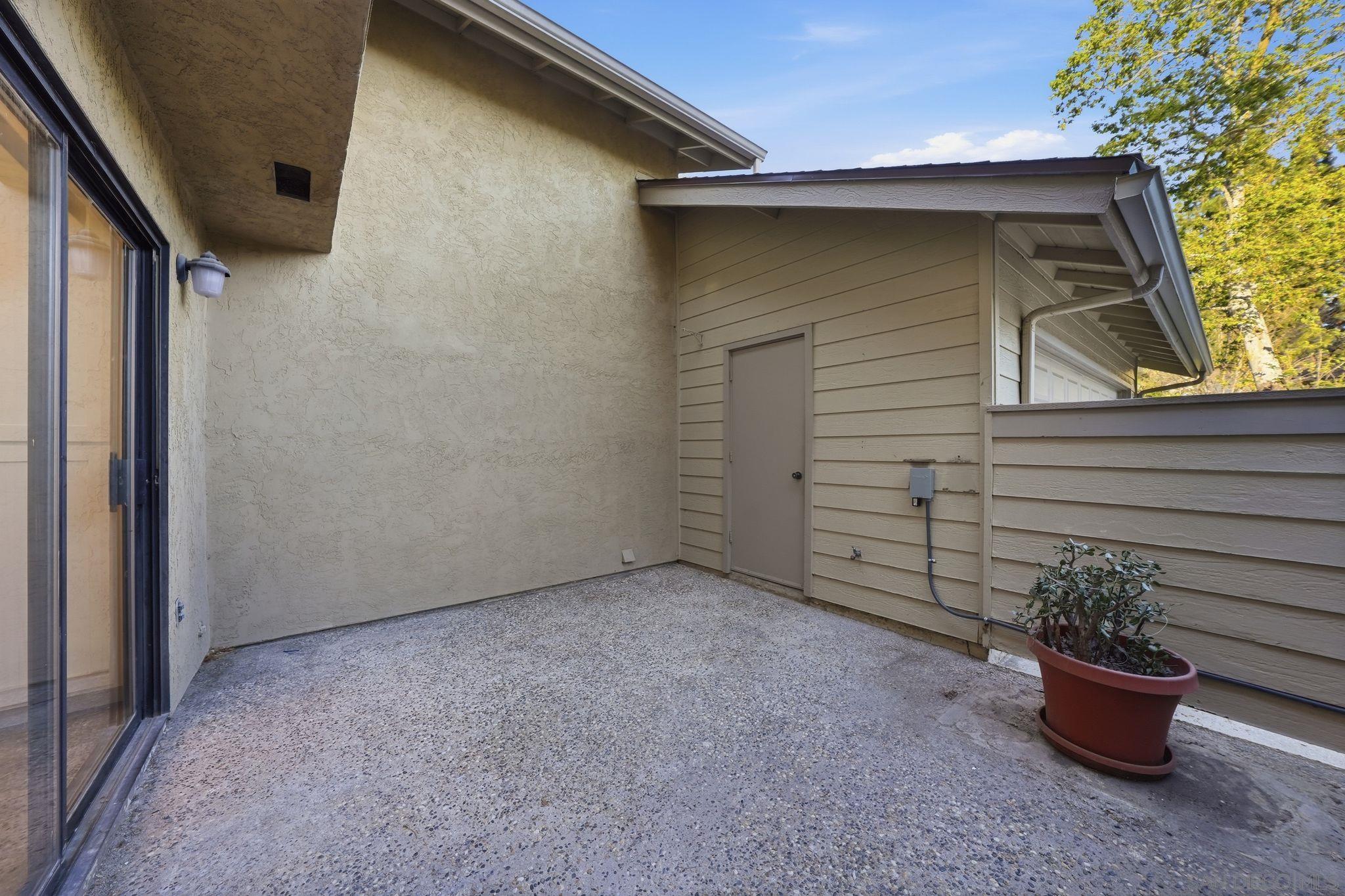 Detail Gallery Image 37 of 47 For 10450  Ridgewater Ln, San Diego,  CA 92131 - 2 Beds | 2/1 Baths