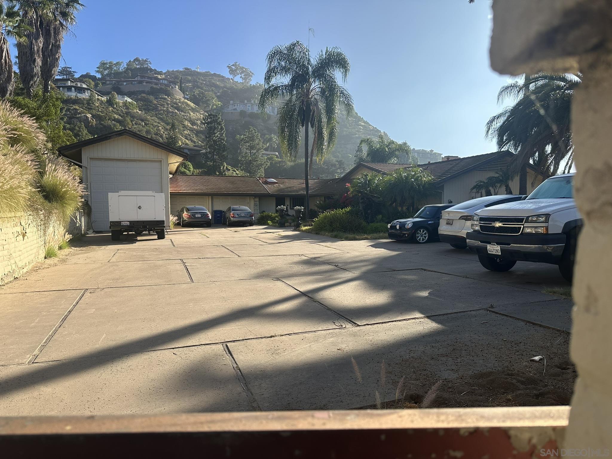 Detail Gallery Image 8 of 11 For 9902  Heavenly Way, La Mesa,  CA 91941 - 4 Beds | 3/1 Baths