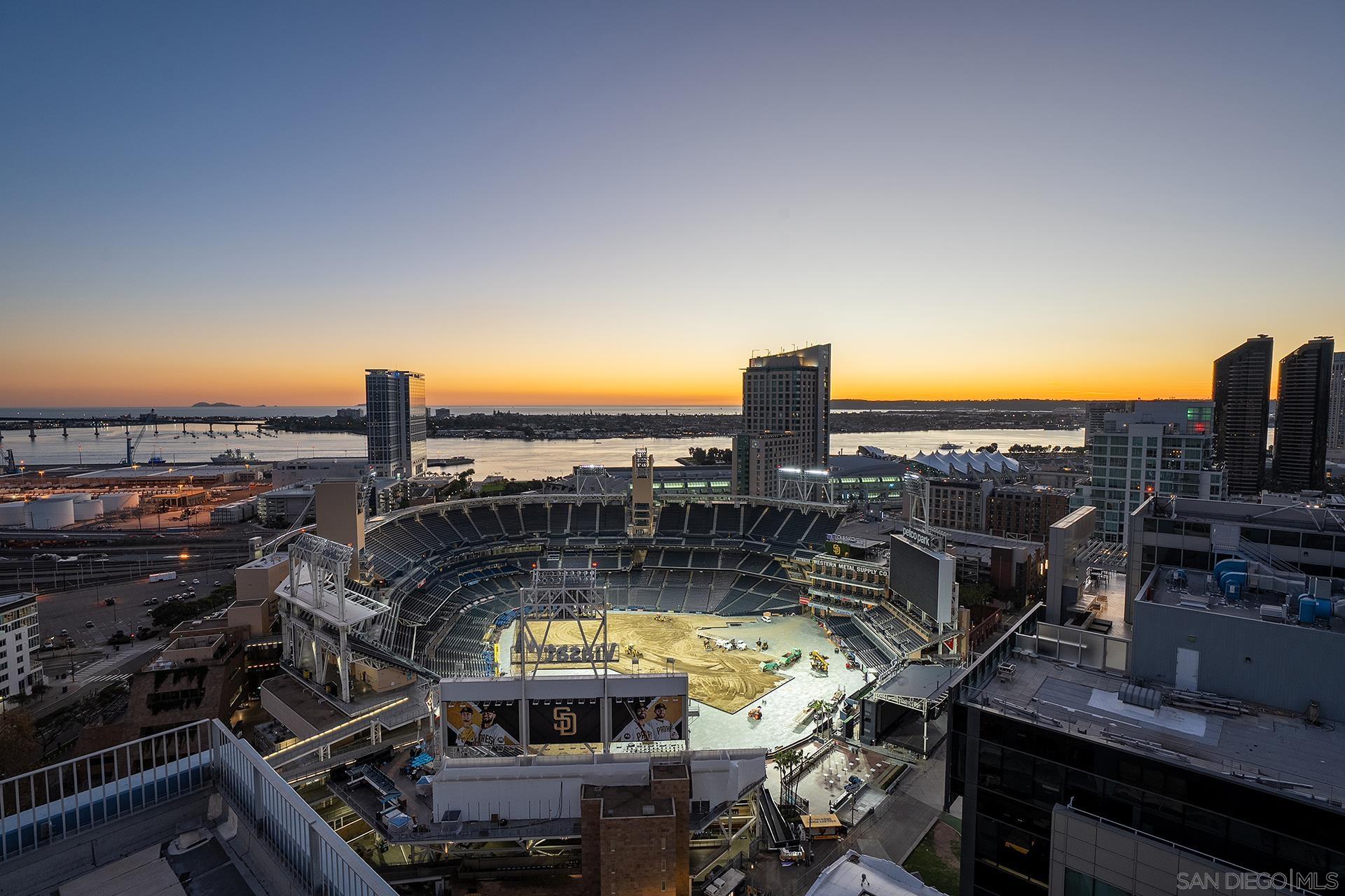 Detail Gallery Image 49 of 75 For 321  10th Ave  #2101,  San Diego,  CA 92101 - 2 Beds | 2 Baths