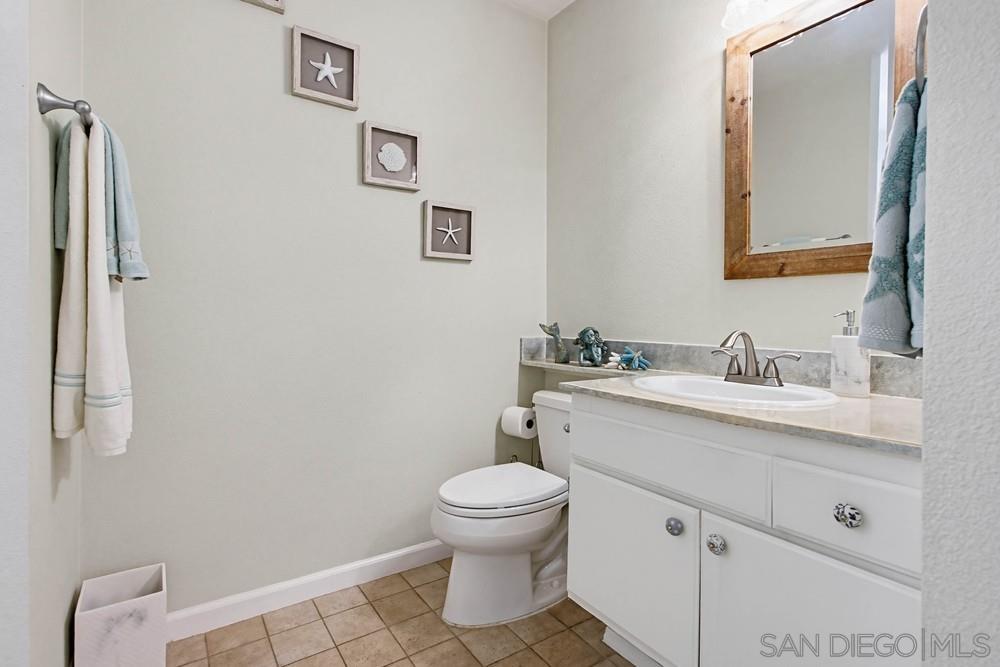 Detail Gallery Image 22 of 39 For 1953  Wellington Lane  #5,  Vista,  CA 92081 - 2 Beds | 1/1 Baths