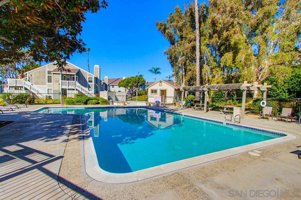 Detail Gallery Image 32 of 39 For 1953  Wellington Lane  #5,  Vista,  CA 92081 - 2 Beds | 1/1 Baths