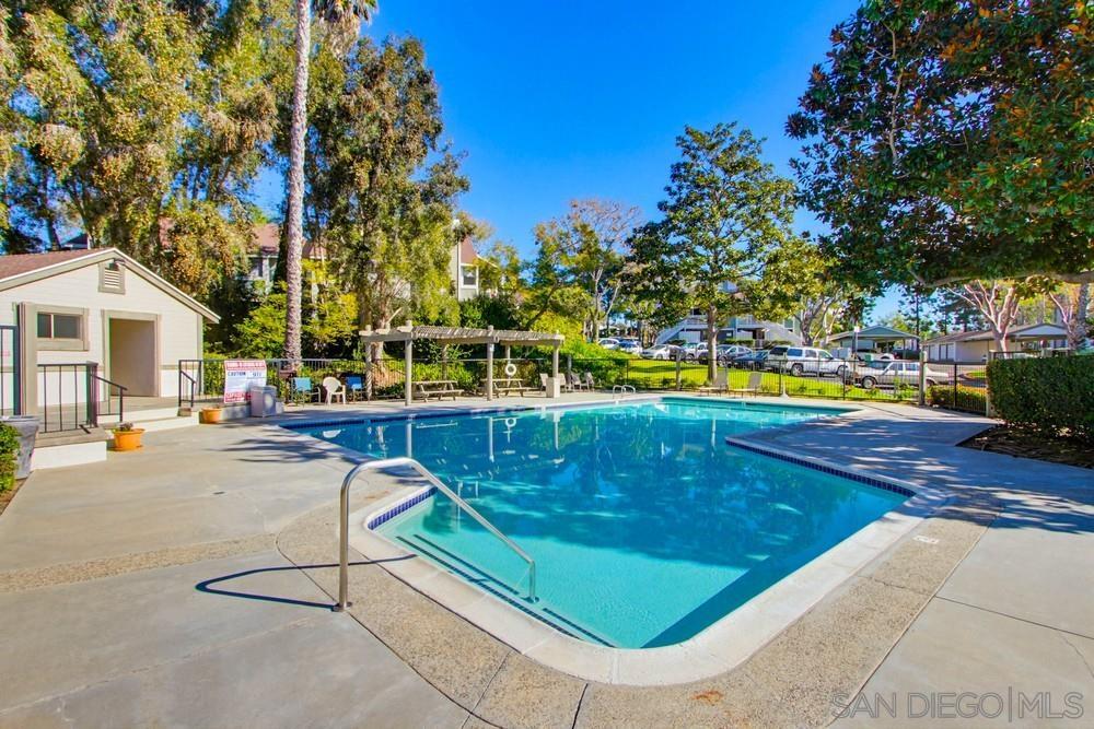 Detail Gallery Image 35 of 39 For 1953  Wellington Lane  #5,  Vista,  CA 92081 - 2 Beds | 1/1 Baths