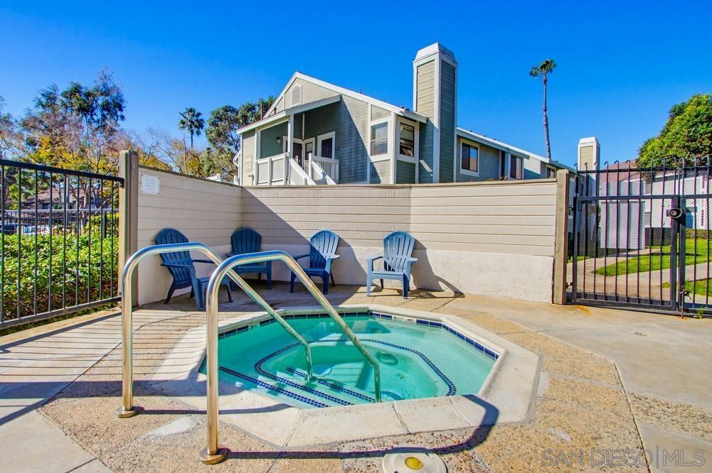 Detail Gallery Image 36 of 39 For 1953  Wellington Lane  #5,  Vista,  CA 92081 - 2 Beds | 1/1 Baths