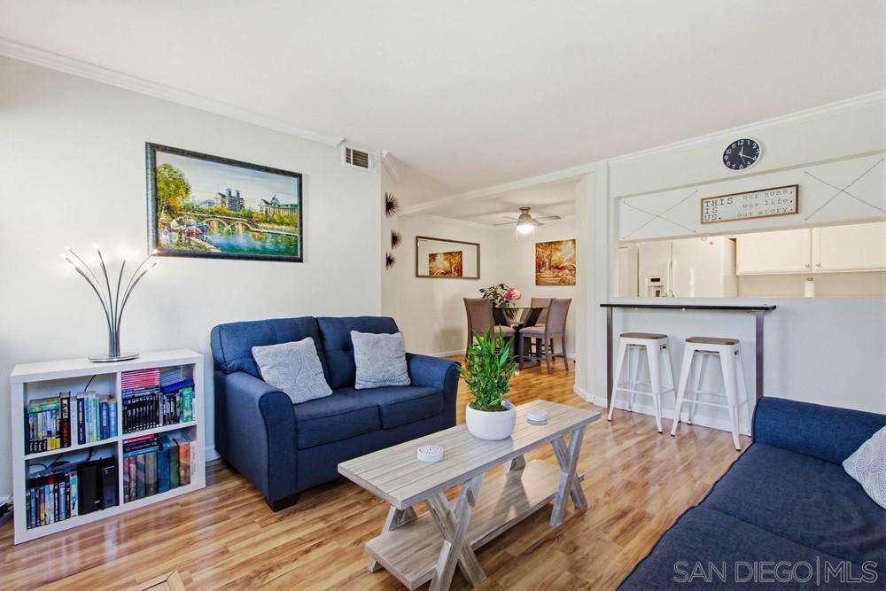 Detail Gallery Image 6 of 39 For 1953  Wellington Lane  #5,  Vista,  CA 92081 - 2 Beds | 1/1 Baths