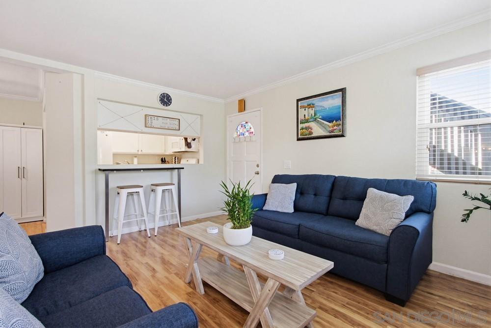 Detail Gallery Image 7 of 39 For 1953  Wellington Lane  #5,  Vista,  CA 92081 - 2 Beds | 1/1 Baths