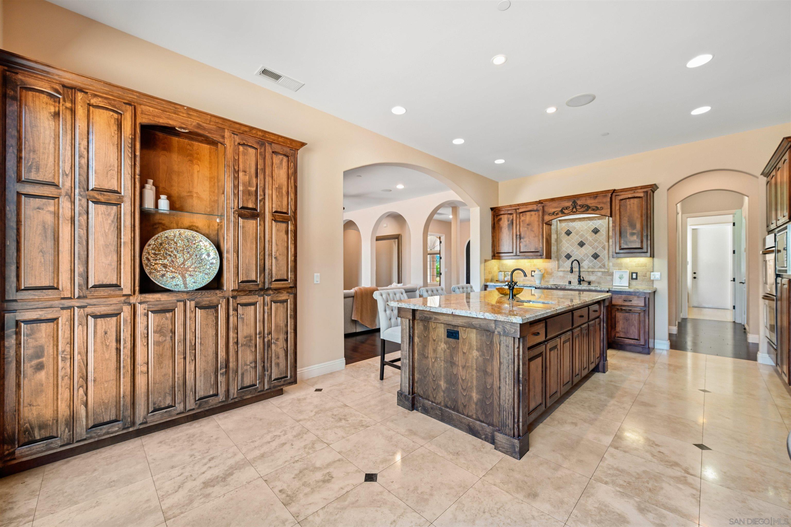 Detail Gallery Image 12 of 42 For 17660  Saint Andrews, Poway,  CA 92064 - 4 Beds | 3/1 Baths