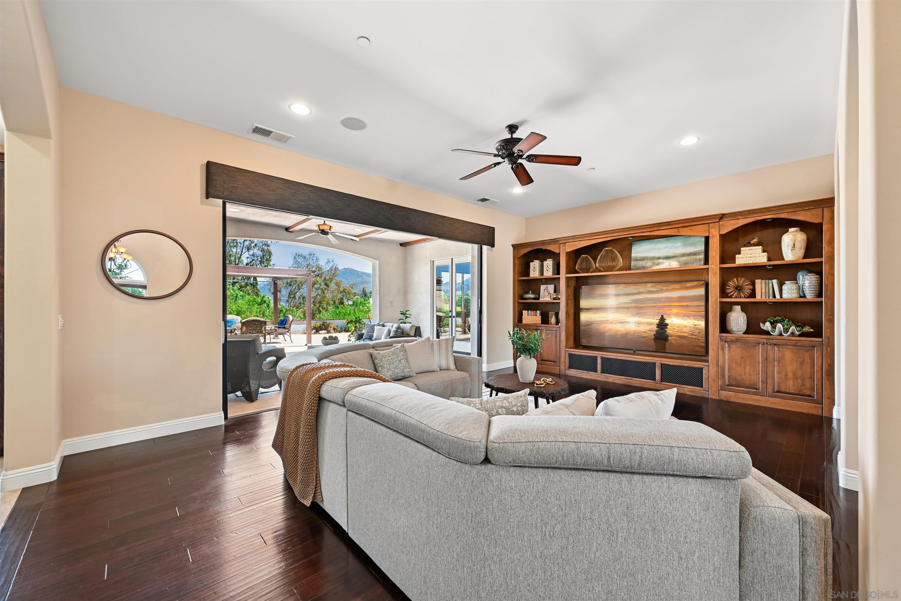 Detail Gallery Image 14 of 42 For 17660  Saint Andrews, Poway,  CA 92064 - 4 Beds | 3/1 Baths