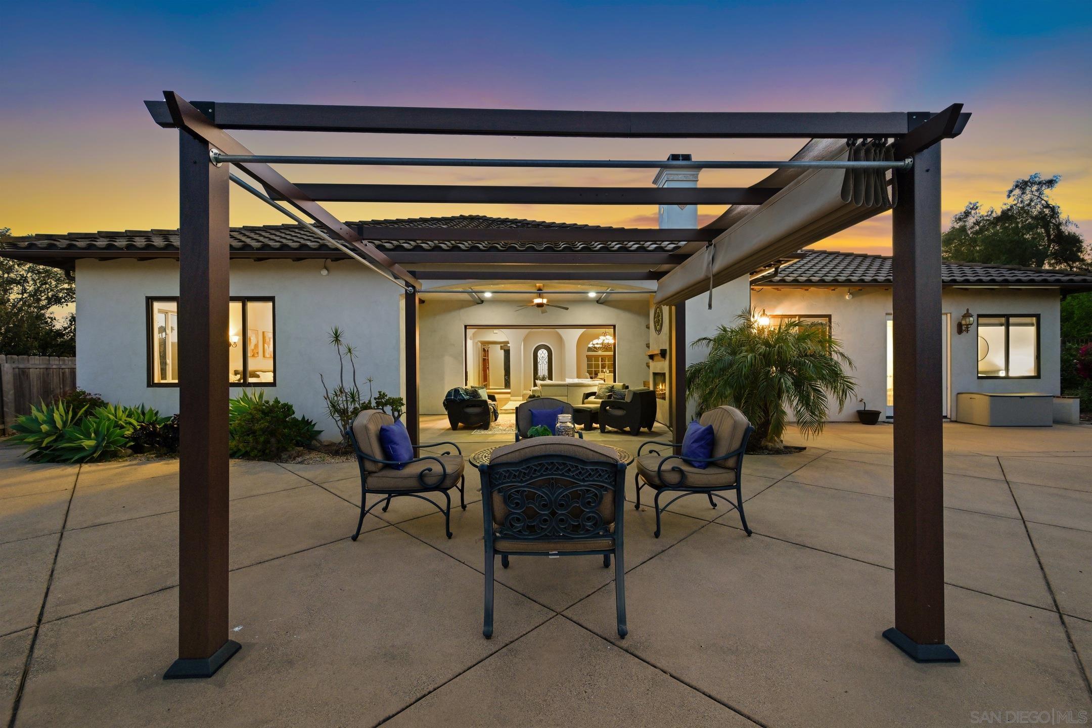 Detail Gallery Image 28 of 42 For 17660  Saint Andrews, Poway,  CA 92064 - 4 Beds | 3/1 Baths