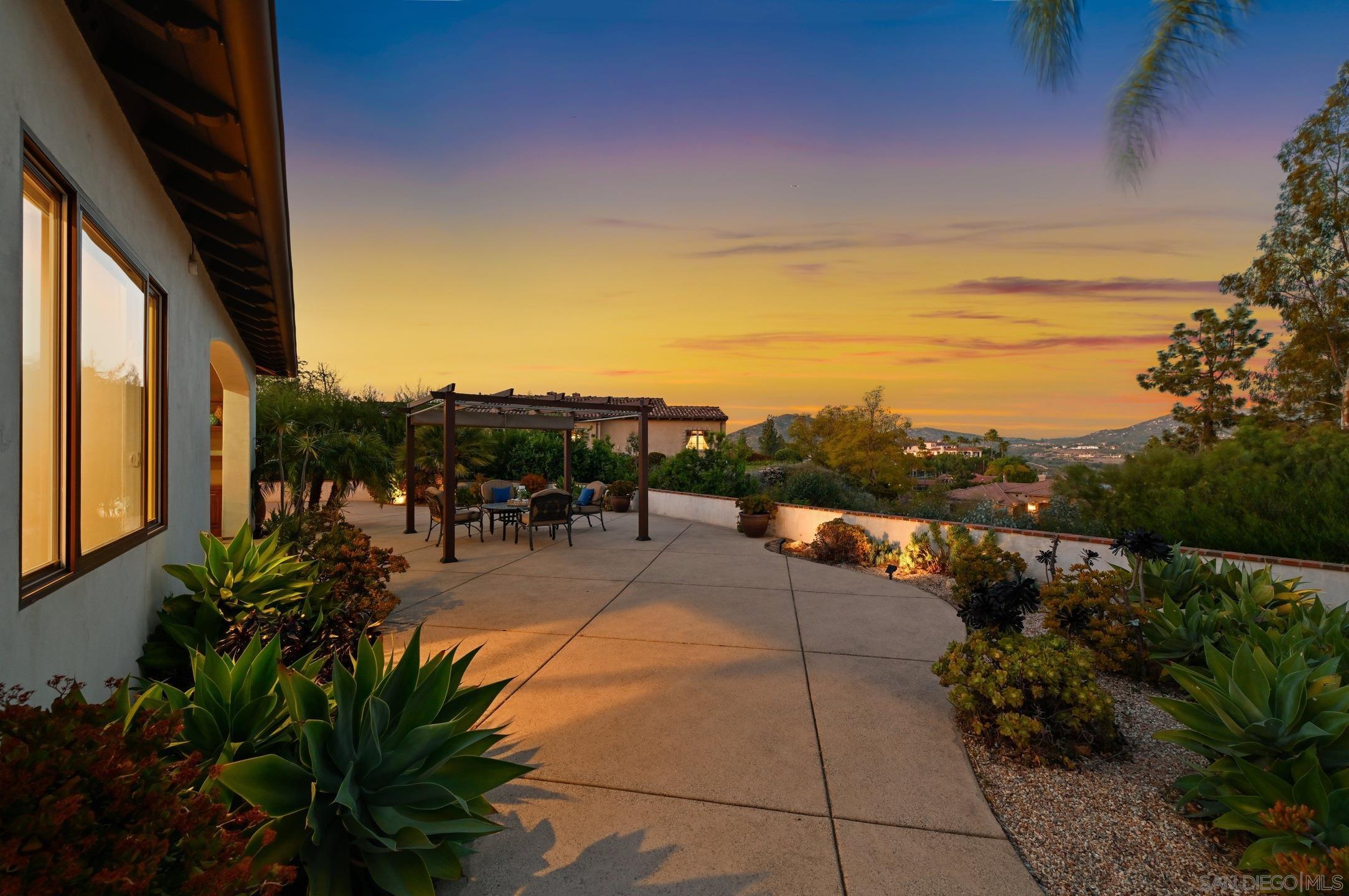 Detail Gallery Image 30 of 42 For 17660  Saint Andrews, Poway,  CA 92064 - 4 Beds | 3/1 Baths