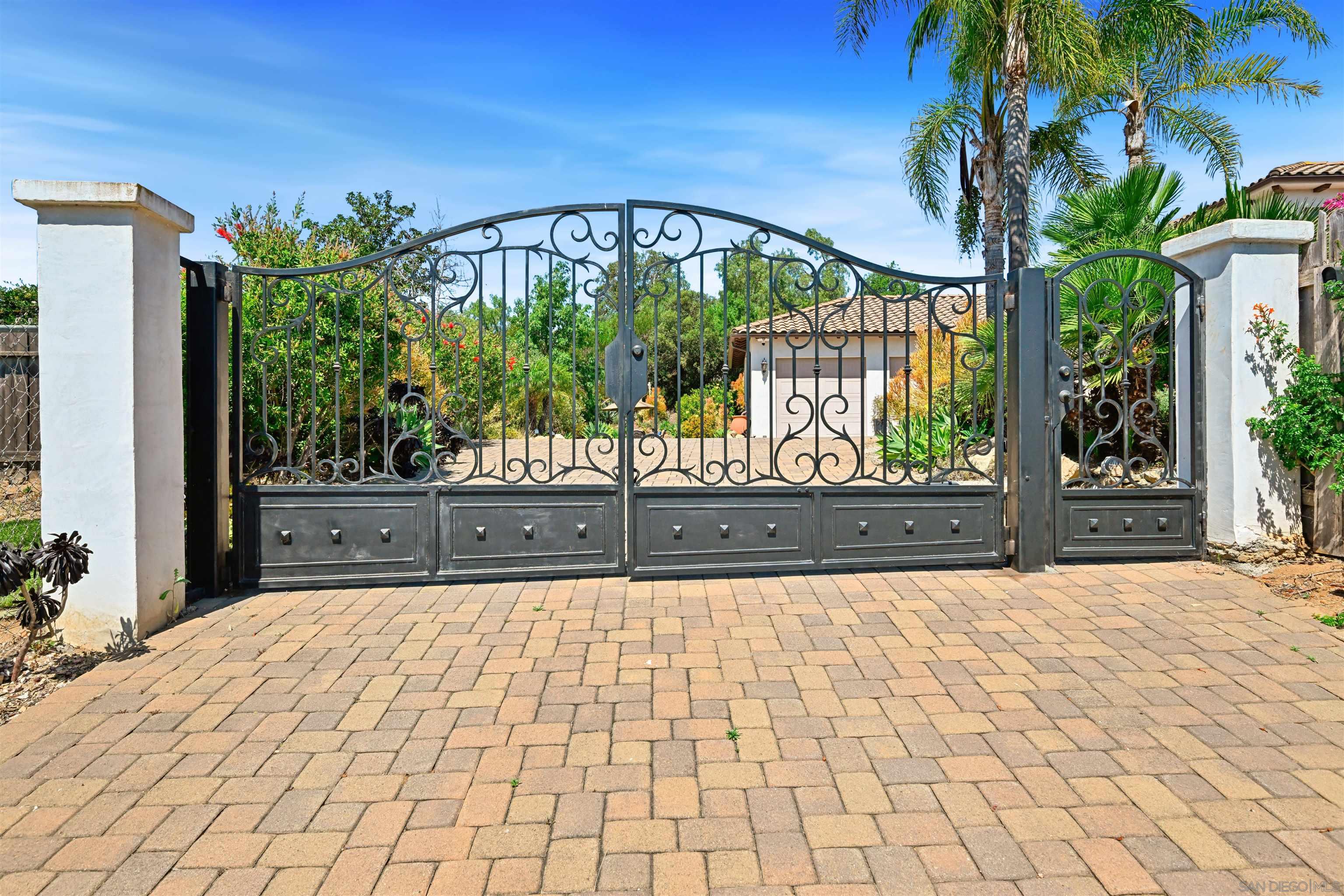 Detail Gallery Image 35 of 42 For 17660  Saint Andrews, Poway,  CA 92064 - 4 Beds | 3/1 Baths