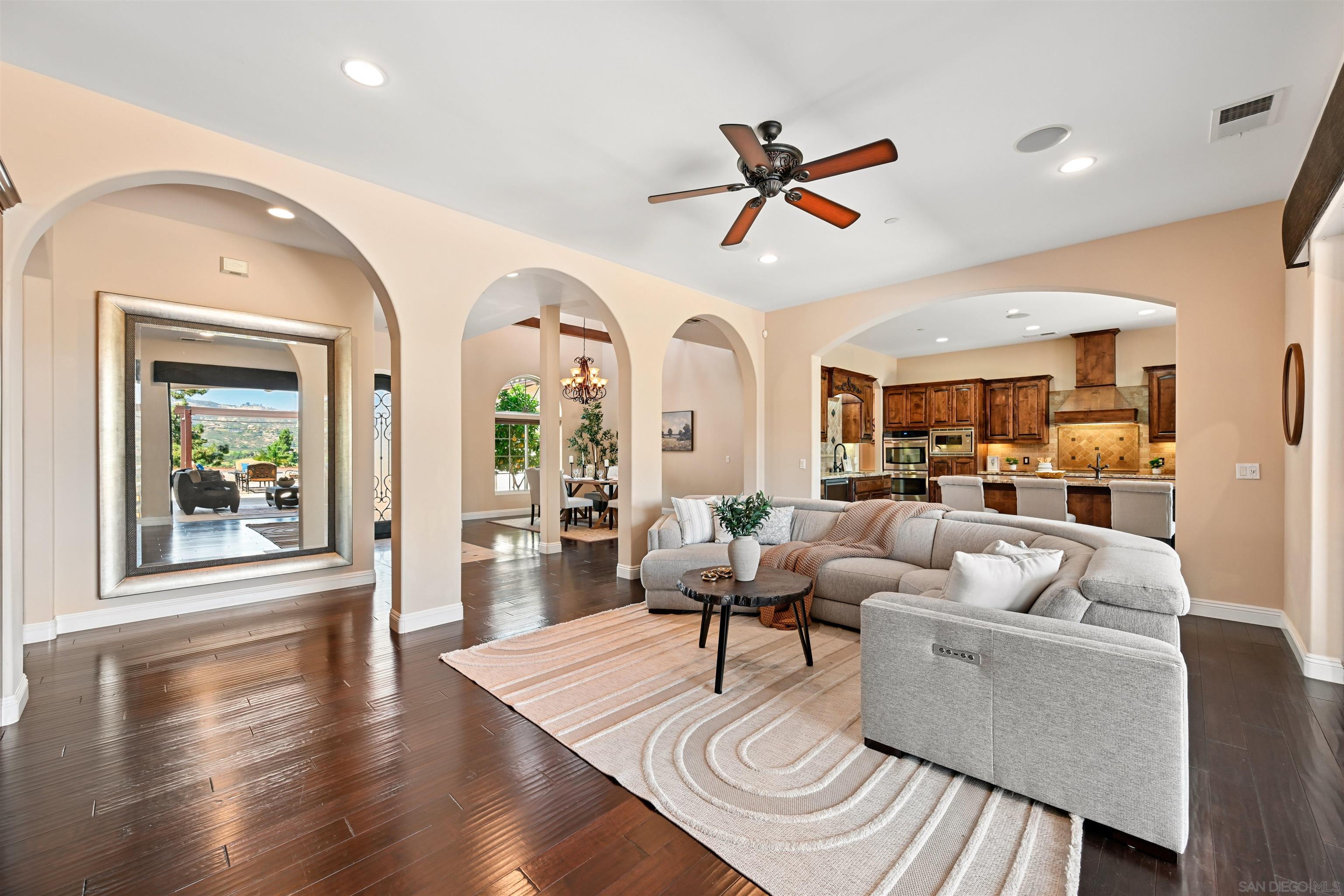 Detail Gallery Image 6 of 42 For 17660  Saint Andrews, Poway,  CA 92064 - 4 Beds | 3/1 Baths