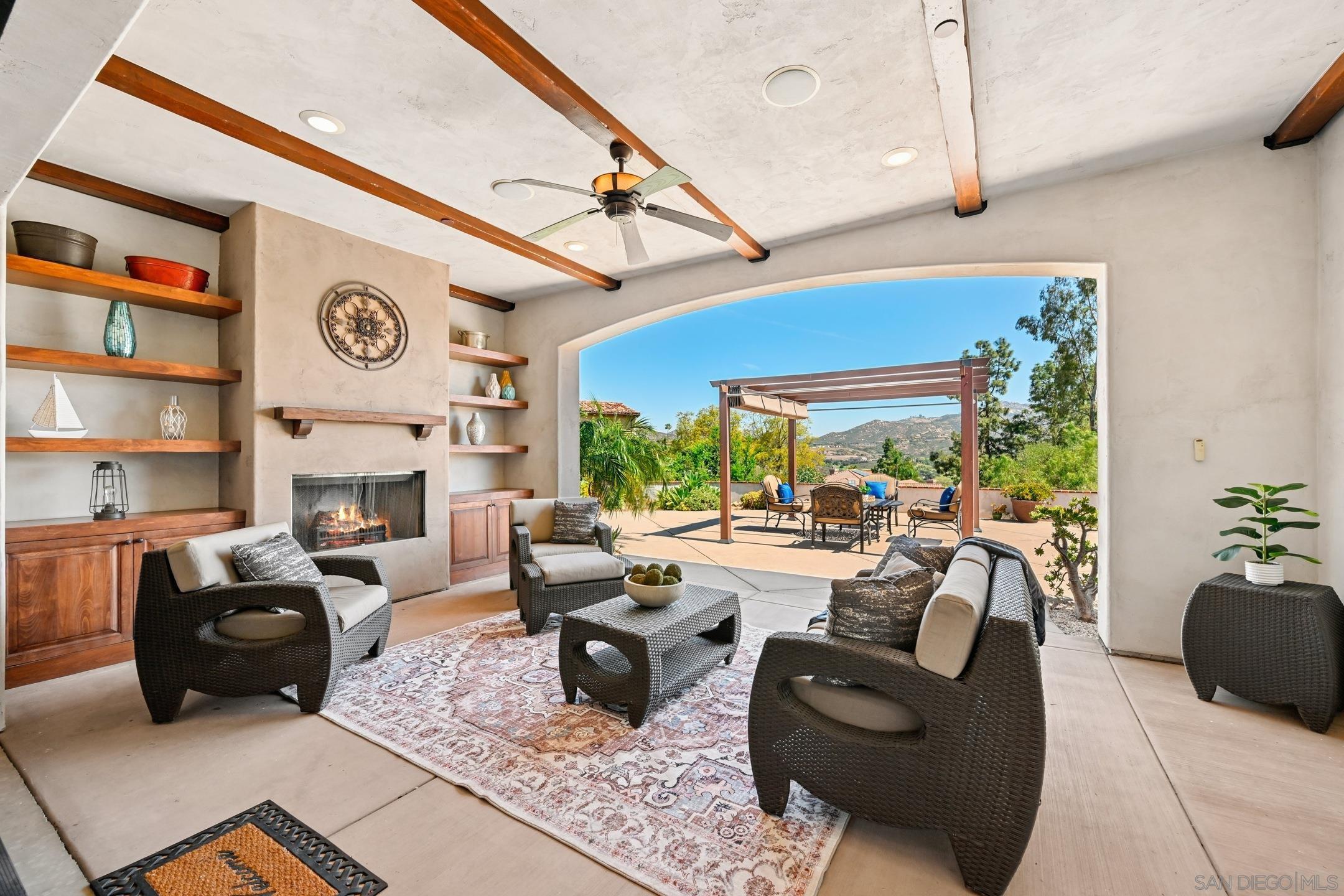 Detail Gallery Image 7 of 42 For 17660  Saint Andrews, Poway,  CA 92064 - 4 Beds | 3/1 Baths