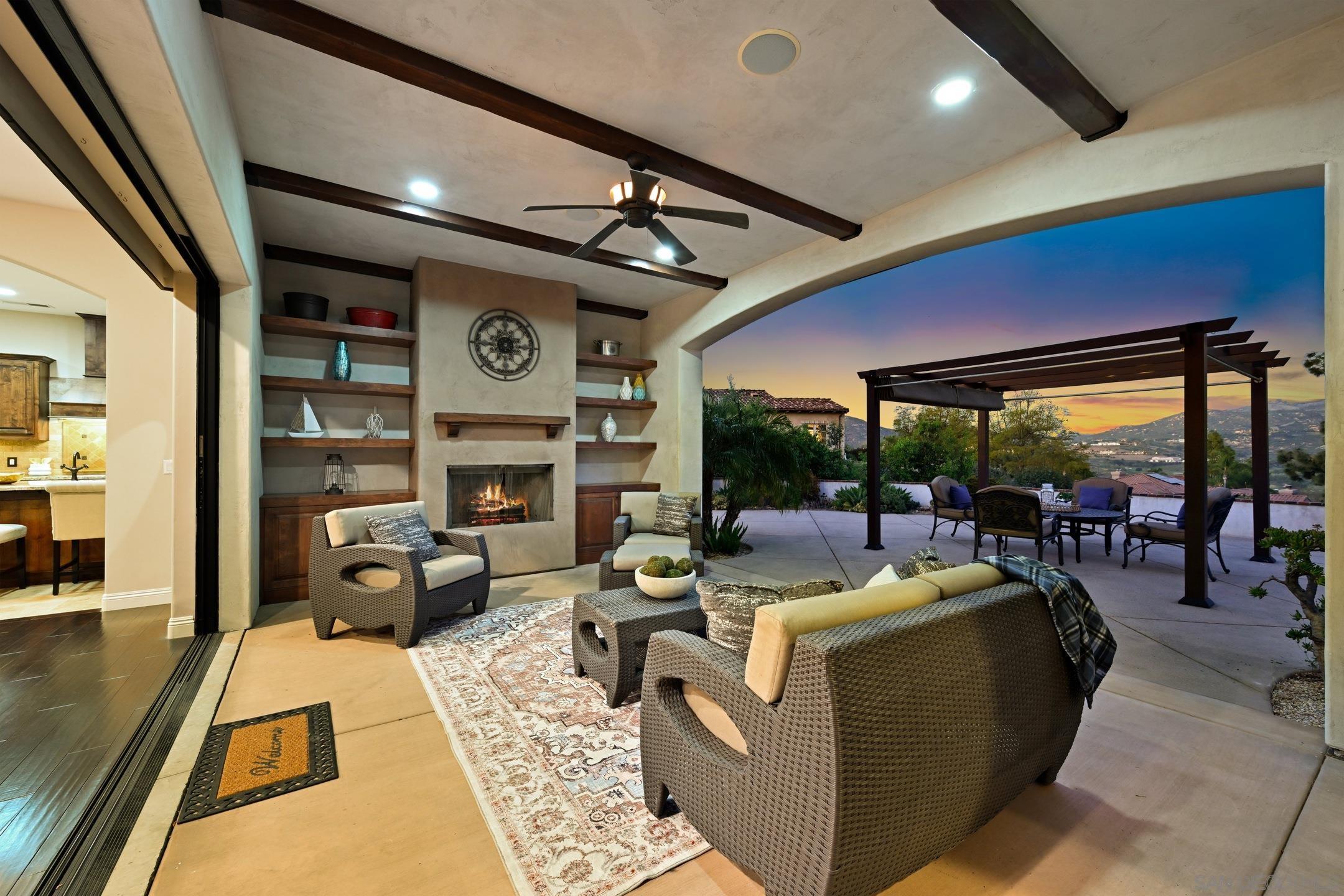 Detail Gallery Image 8 of 42 For 17660  Saint Andrews, Poway,  CA 92064 - 4 Beds | 3/1 Baths