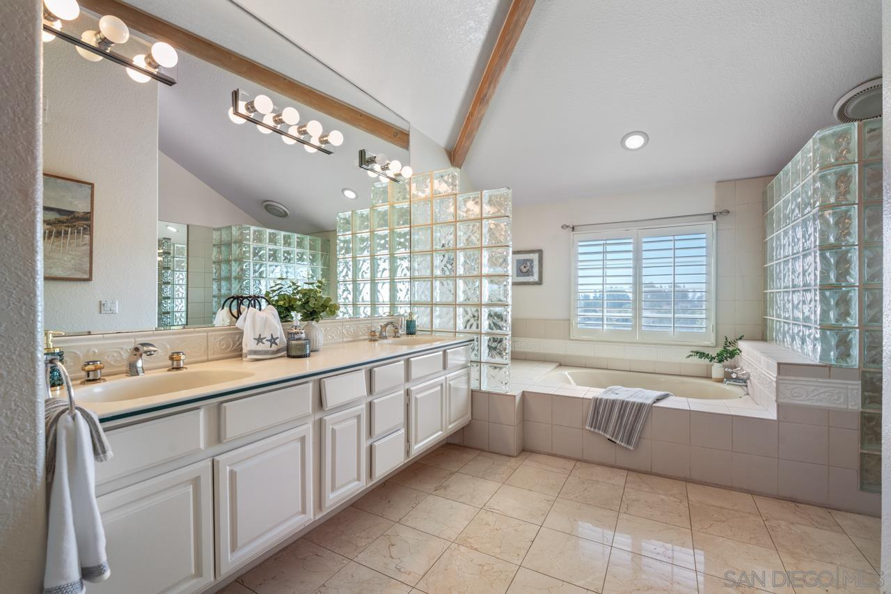 Detail Gallery Image 27 of 53 For 12135  Caminito Corriente, San Diego,  CA 92128 - 4 Beds | 3 Baths