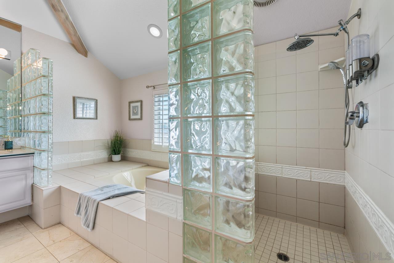 Detail Gallery Image 28 of 53 For 12135  Caminito Corriente, San Diego,  CA 92128 - 4 Beds | 3 Baths