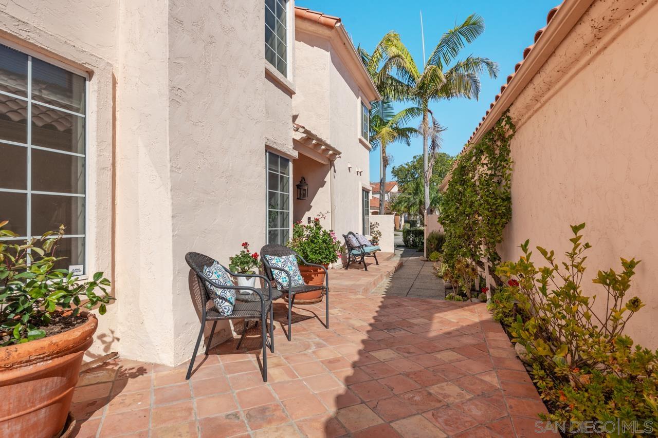 Detail Gallery Image 5 of 53 For 12135  Caminito Corriente, San Diego,  CA 92128 - 4 Beds | 3 Baths