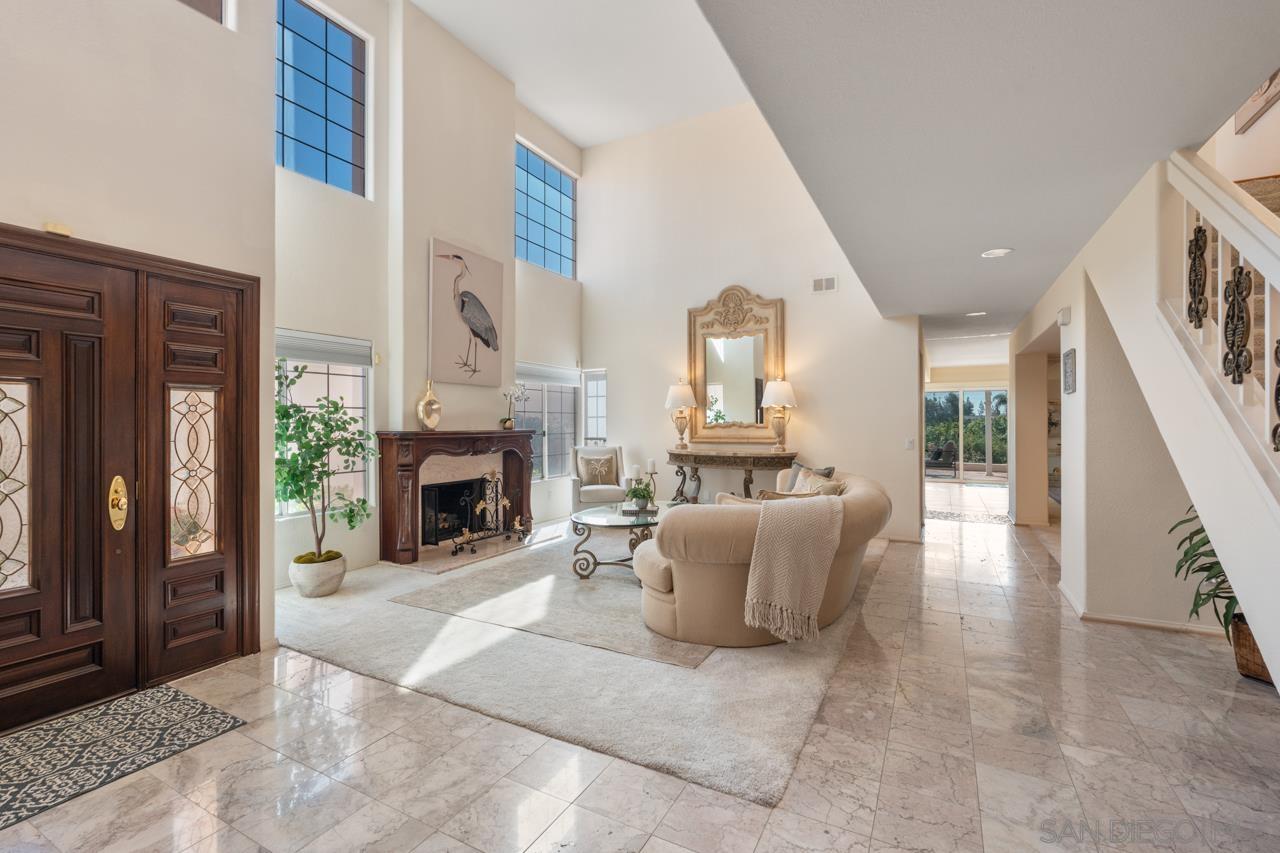 Detail Gallery Image 9 of 53 For 12135  Caminito Corriente, San Diego,  CA 92128 - 4 Beds | 3 Baths