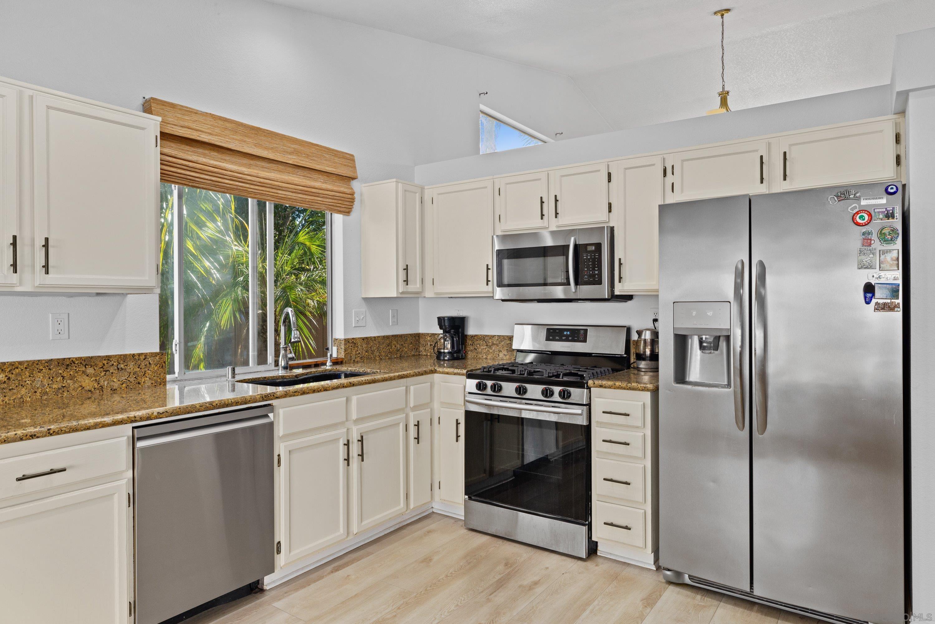 Detail Gallery Image 7 of 30 For 286  Glendale Ave, San Marcos,  CA 92069 - 3 Beds | 2 Baths