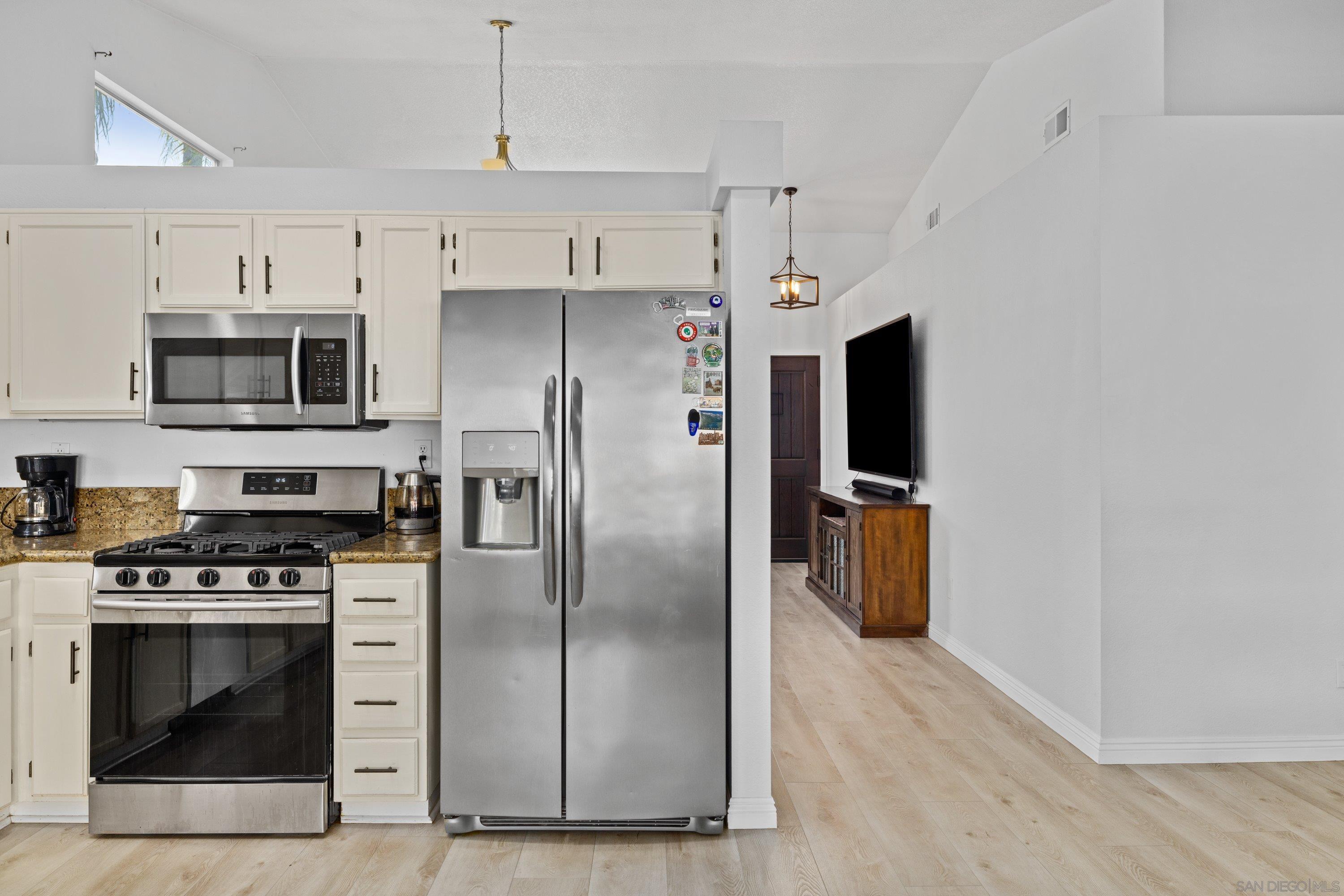 Detail Gallery Image 8 of 30 For 286  Glendale Ave, San Marcos,  CA 92069 - 3 Beds | 2 Baths