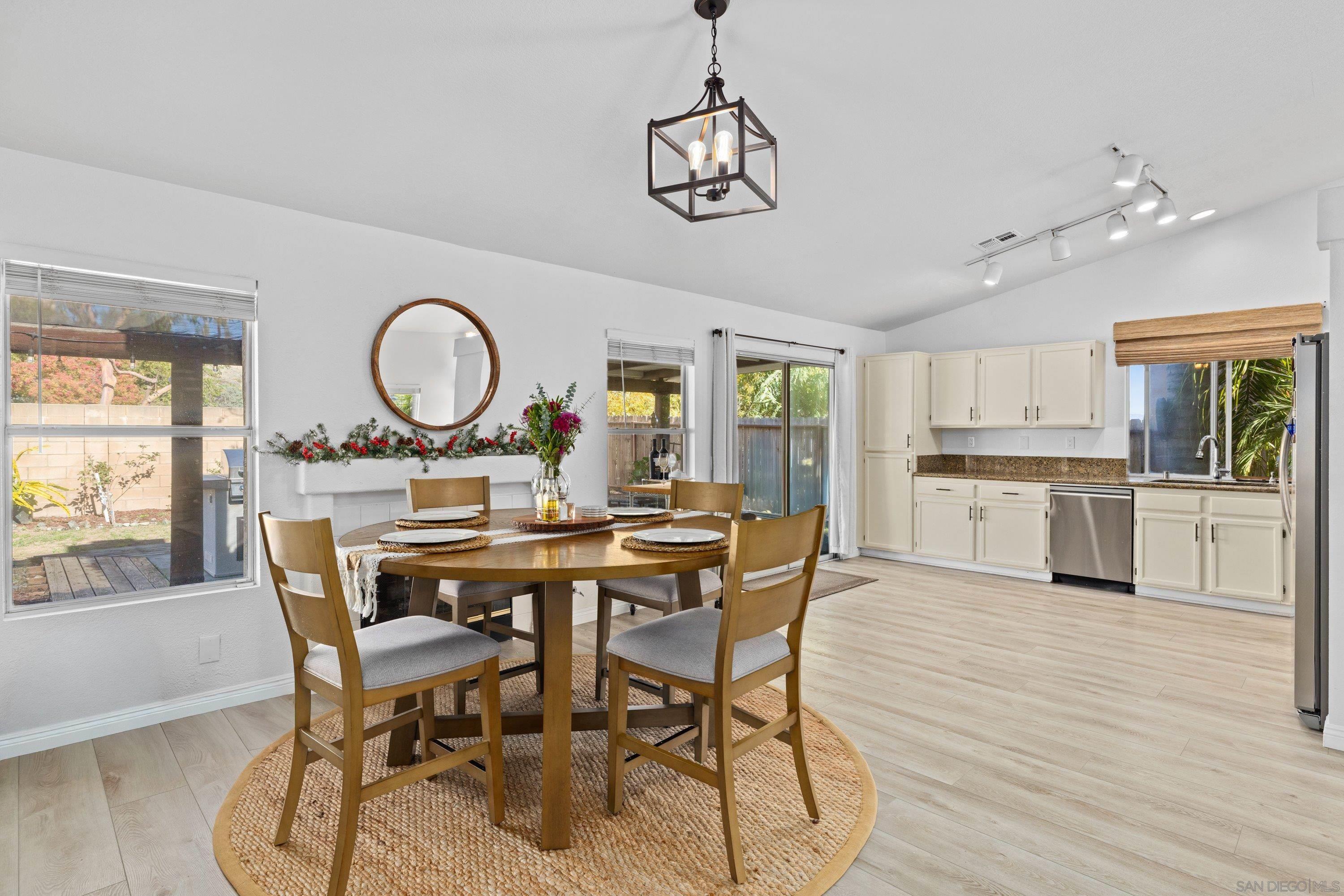 Detail Gallery Image 12 of 30 For 286  Glendale Ave, San Marcos,  CA 92069 - 3 Beds | 2 Baths