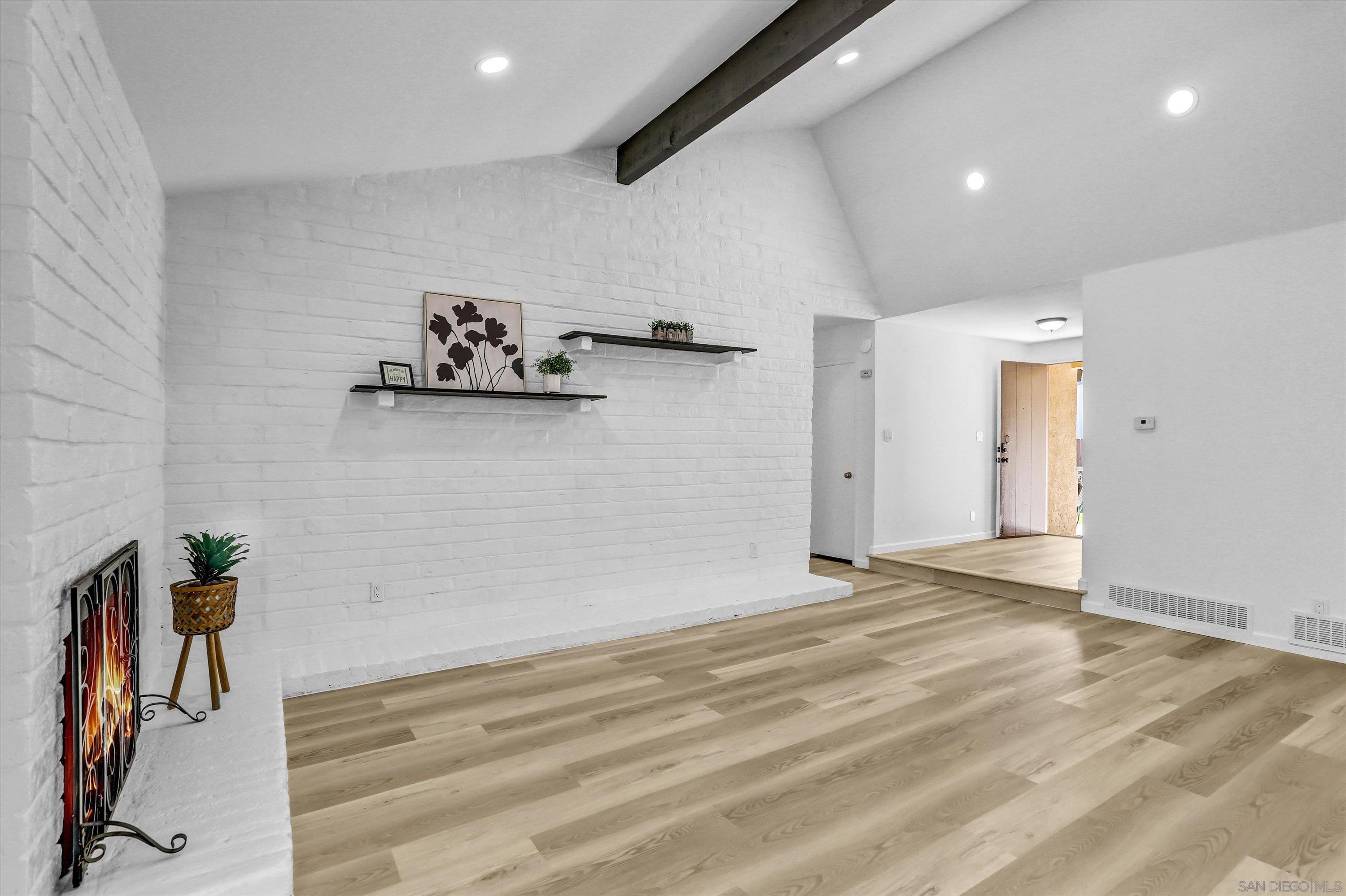 Detail Gallery Image 8 of 33 For 1495  Shipley, San Diego,  CA 92114 - 4 Beds | 2 Baths