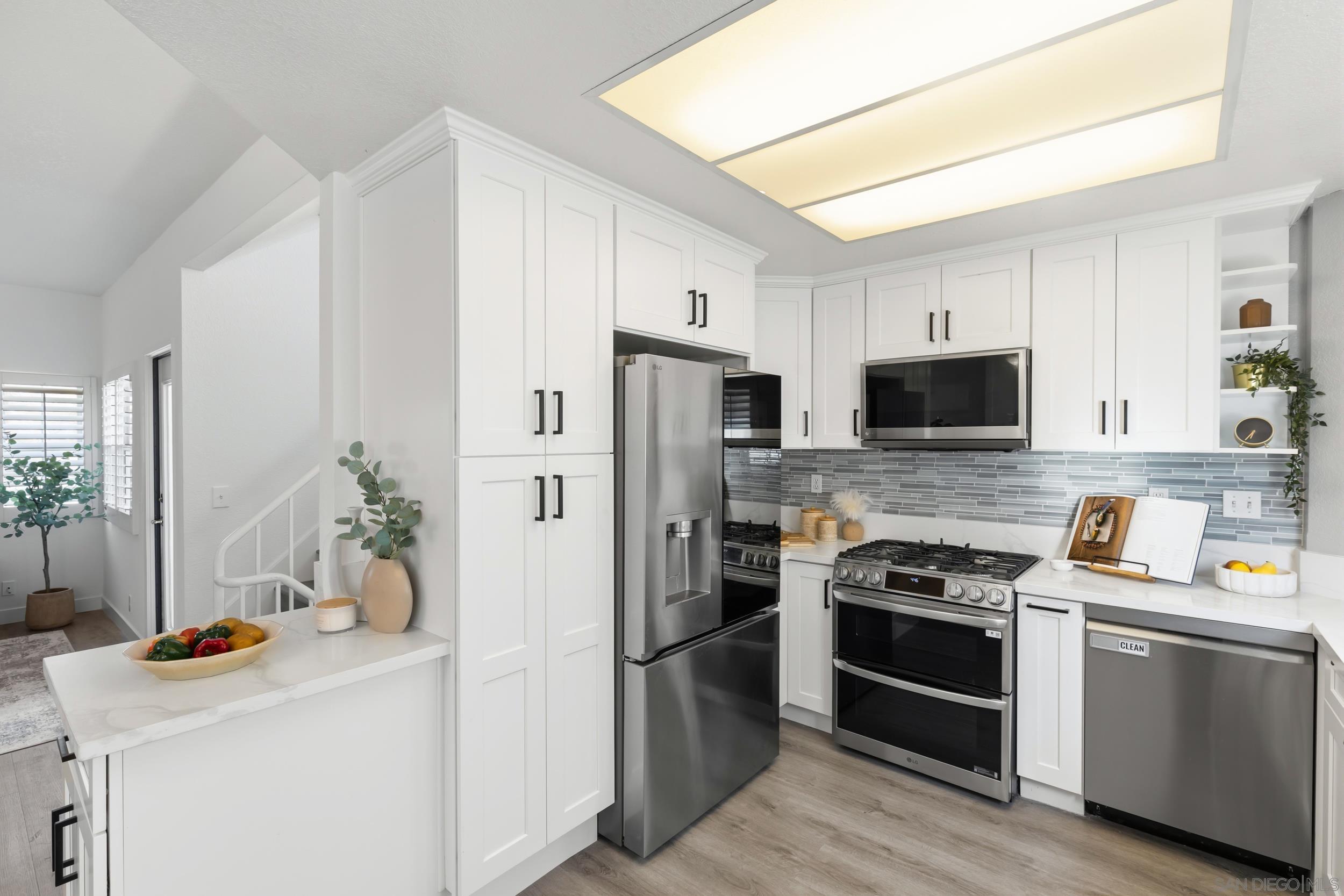 Detail Gallery Image 11 of 32 For 10050  Scripps Vista Way  #21,  San Diego,  CA 92131 - 3 Beds | 3 Baths