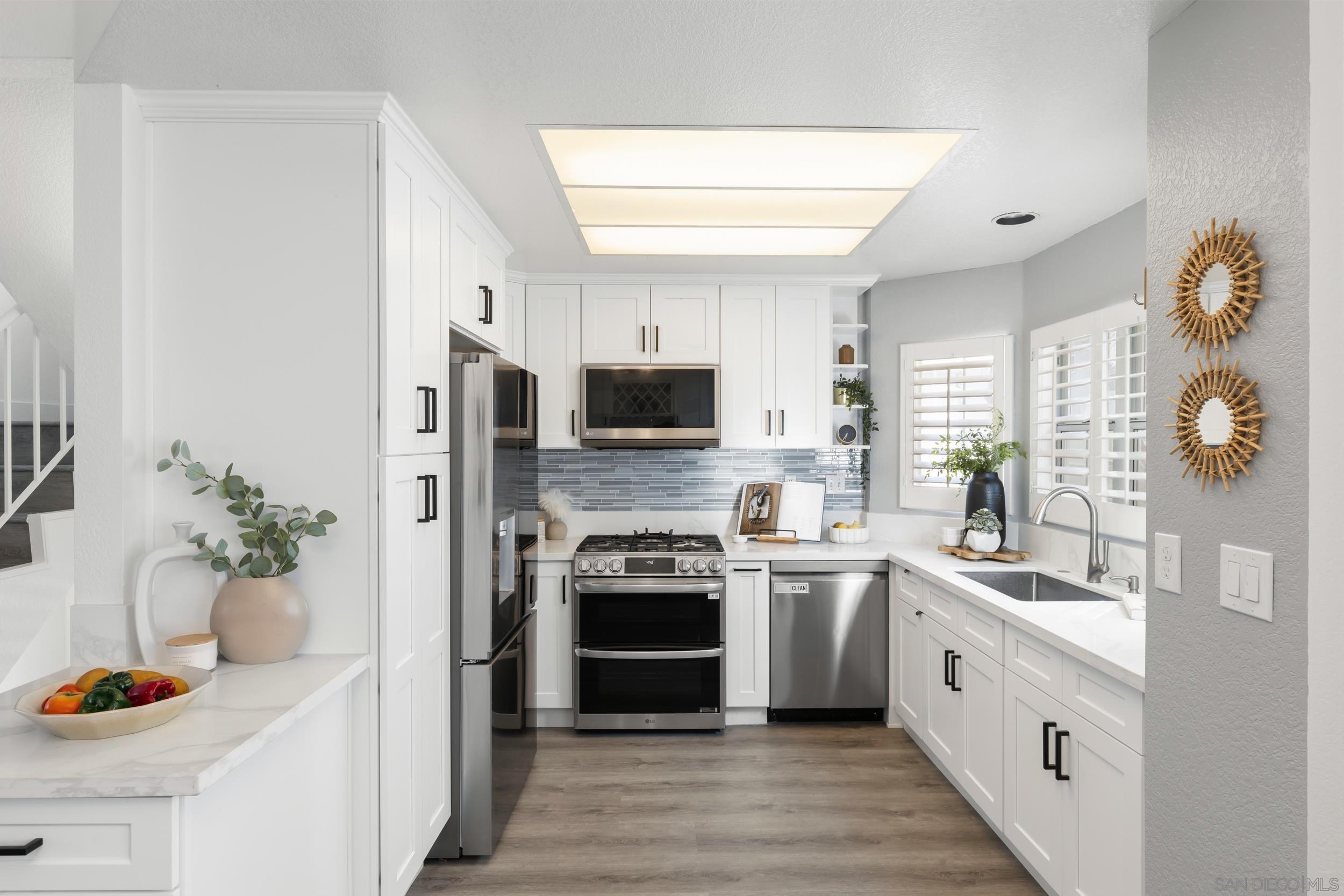 Detail Gallery Image 12 of 32 For 10050  Scripps Vista Way  #21,  San Diego,  CA 92131 - 3 Beds | 3 Baths